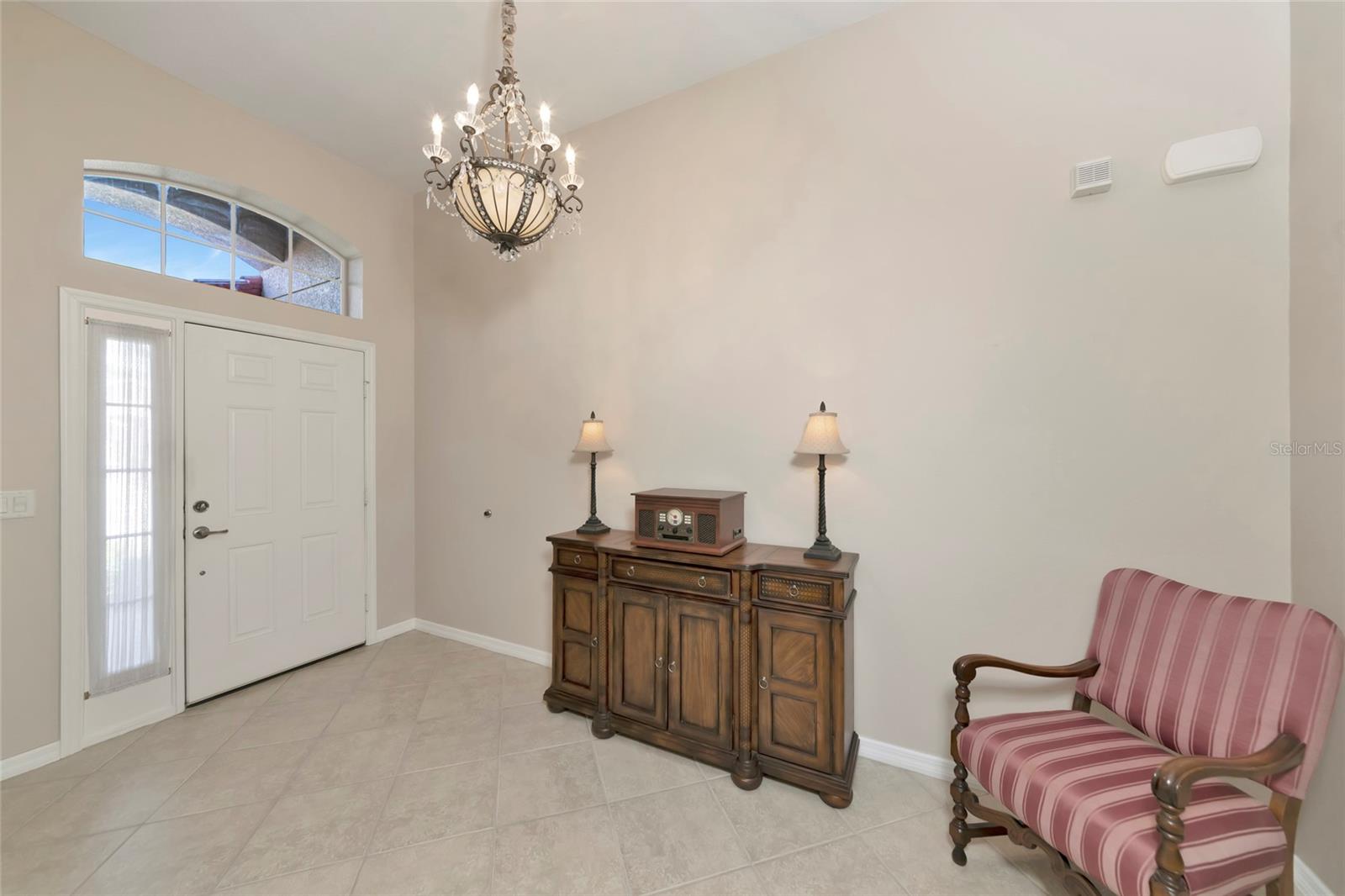 6816 46th Ter E Property Photo 3