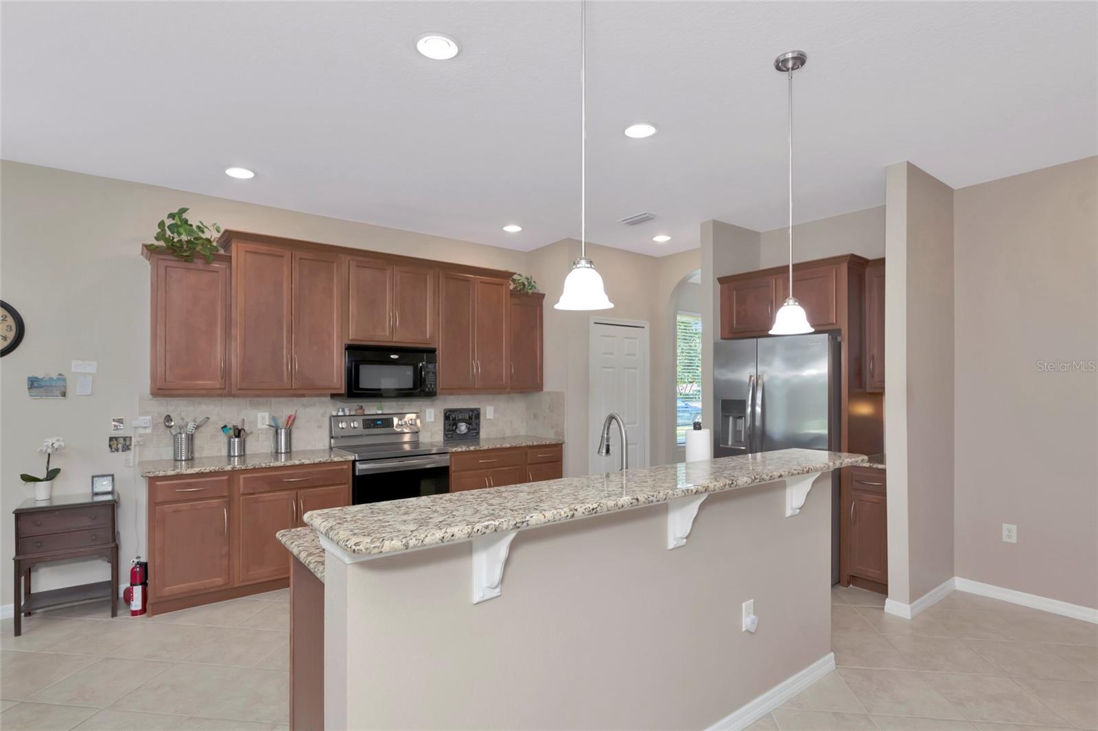 6816 46th Ter E Property Photo 8
