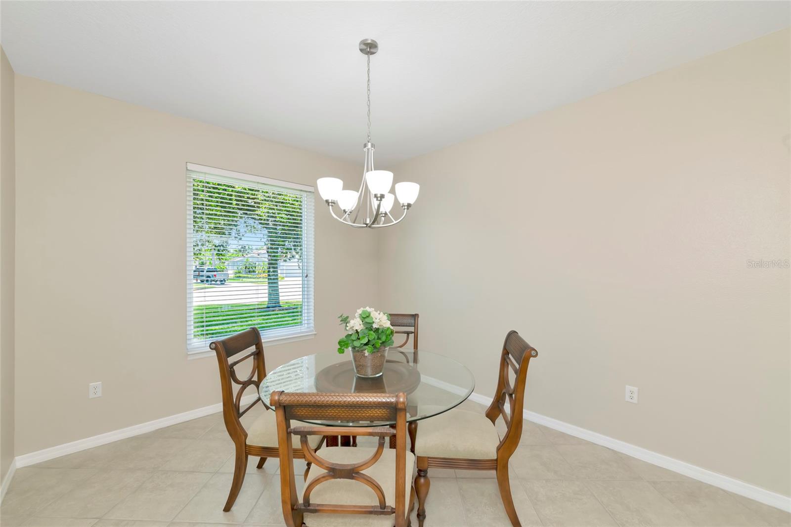6816 46th Ter E Property Photo 17