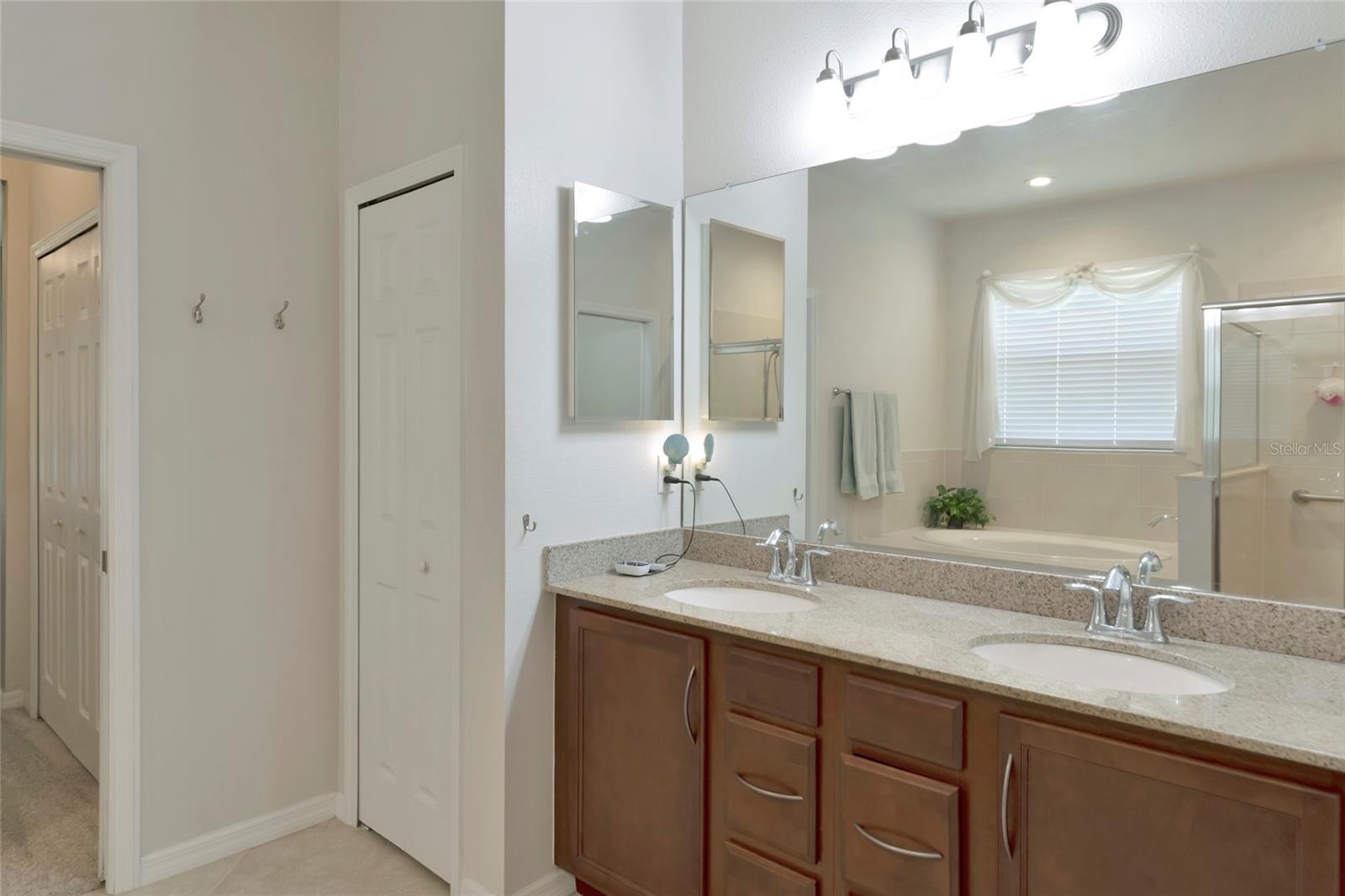 6816 46th Ter E Property Photo 22