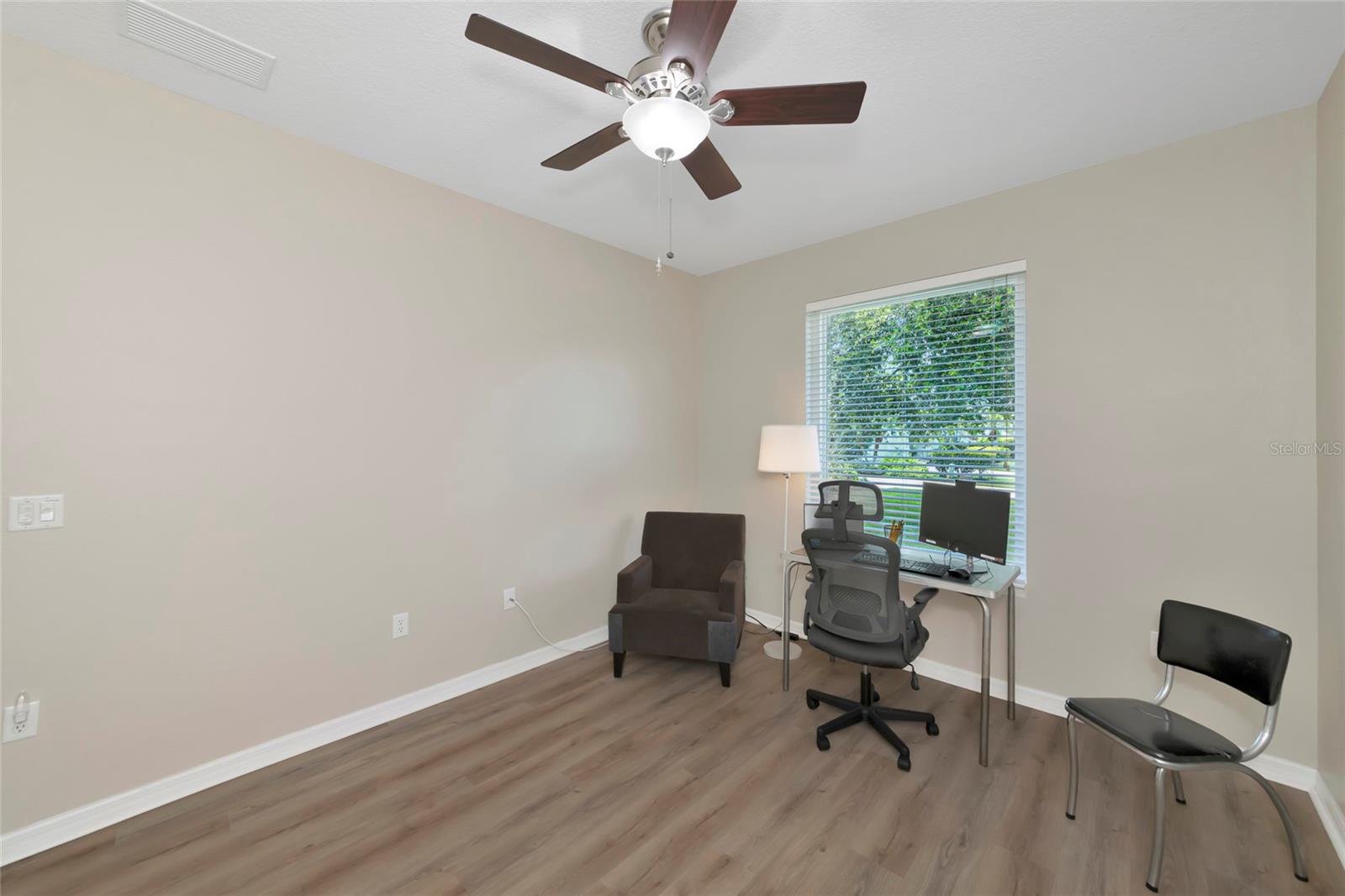 6816 46th Ter E Property Photo 31