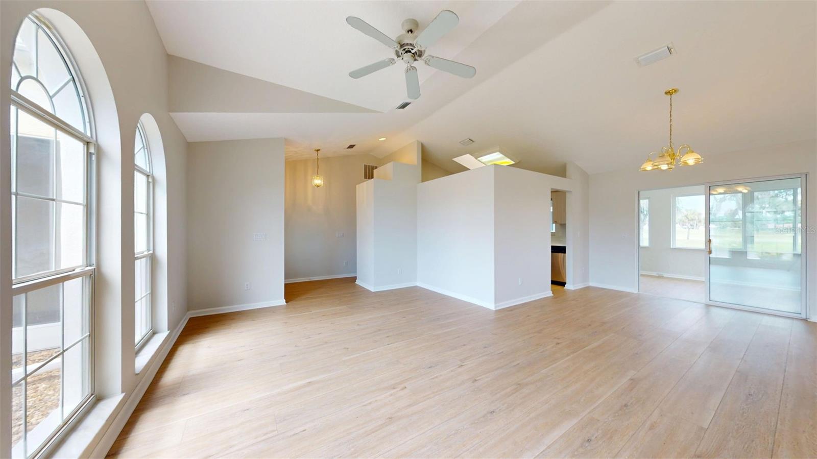 2089 Nw 50th Cir Property Photo 5