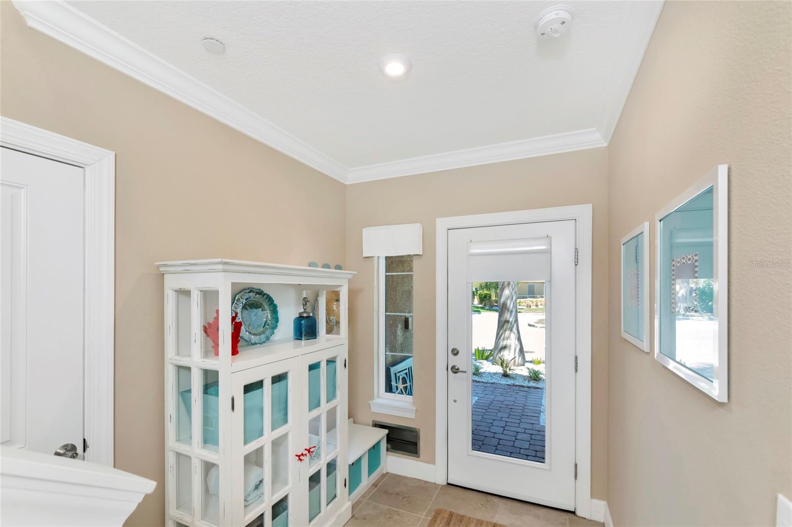 5589 Cannes Cir #4-102 Property Photo 2