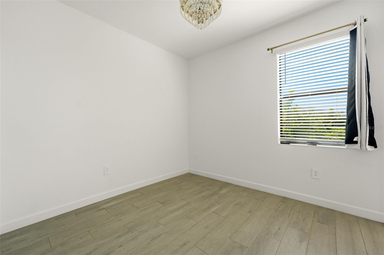 4886 Seafoam Trl Property Photo 17