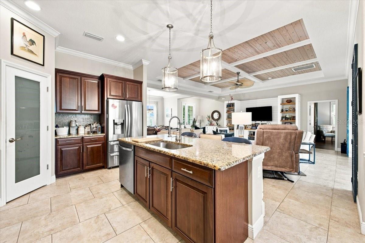 4704 Seneca Park Trl Property Photo 10