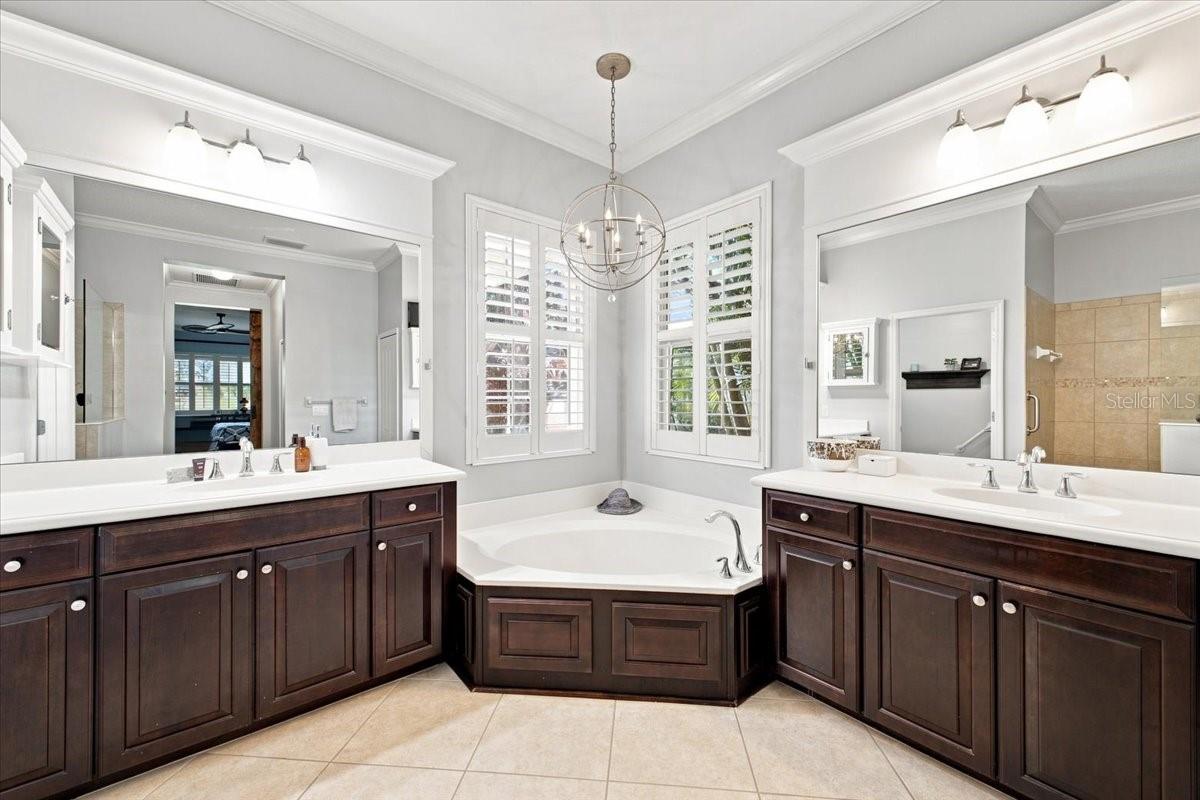 4704 Seneca Park Trl Property Photo 16