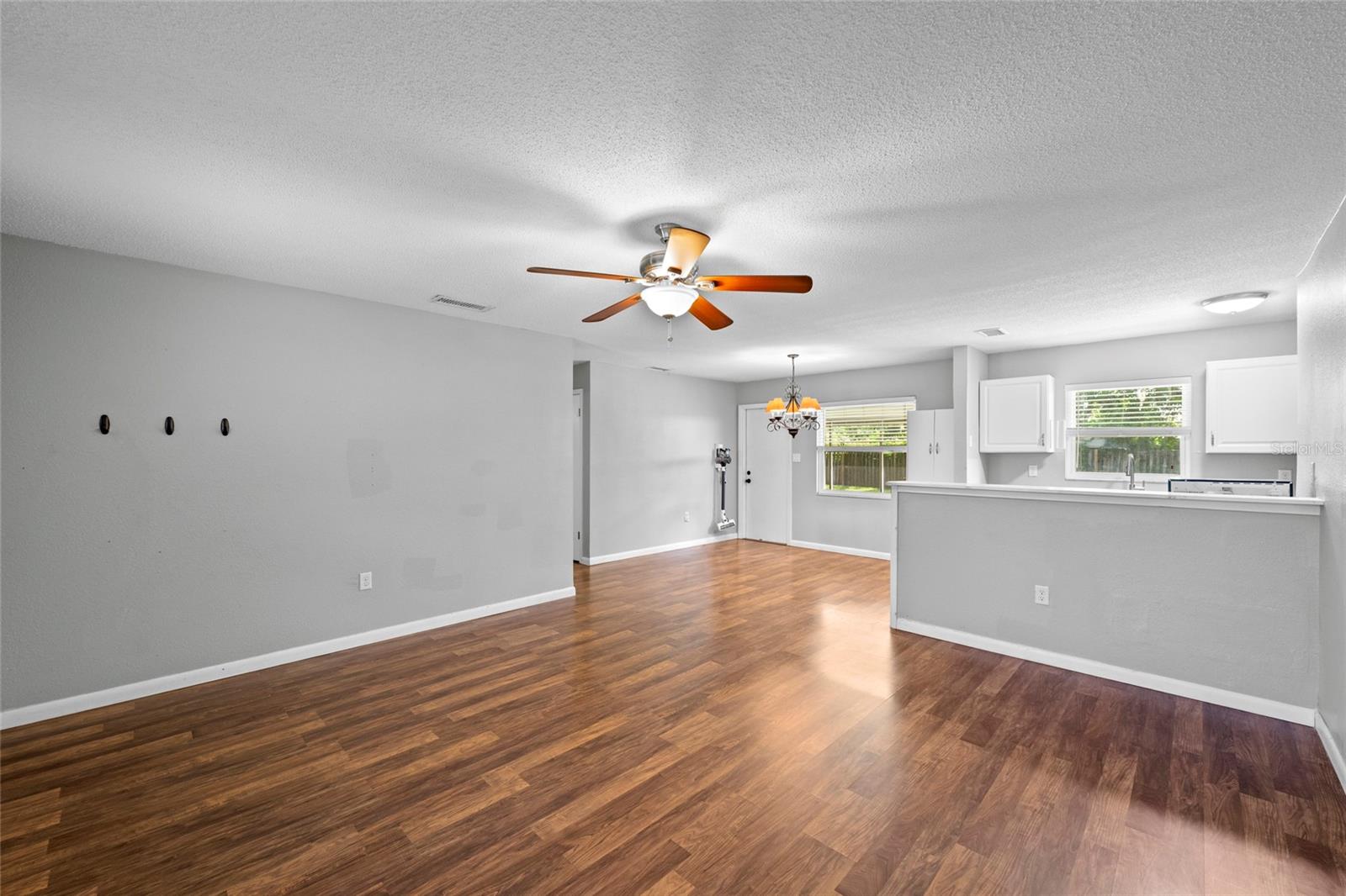 3909 Coleridge Pl Property Photo 4