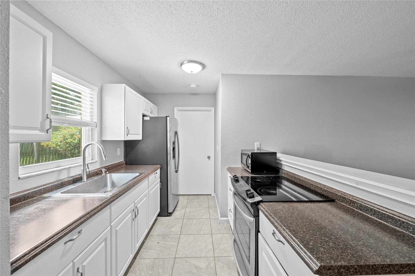 3909 Coleridge Pl Property Photo 7