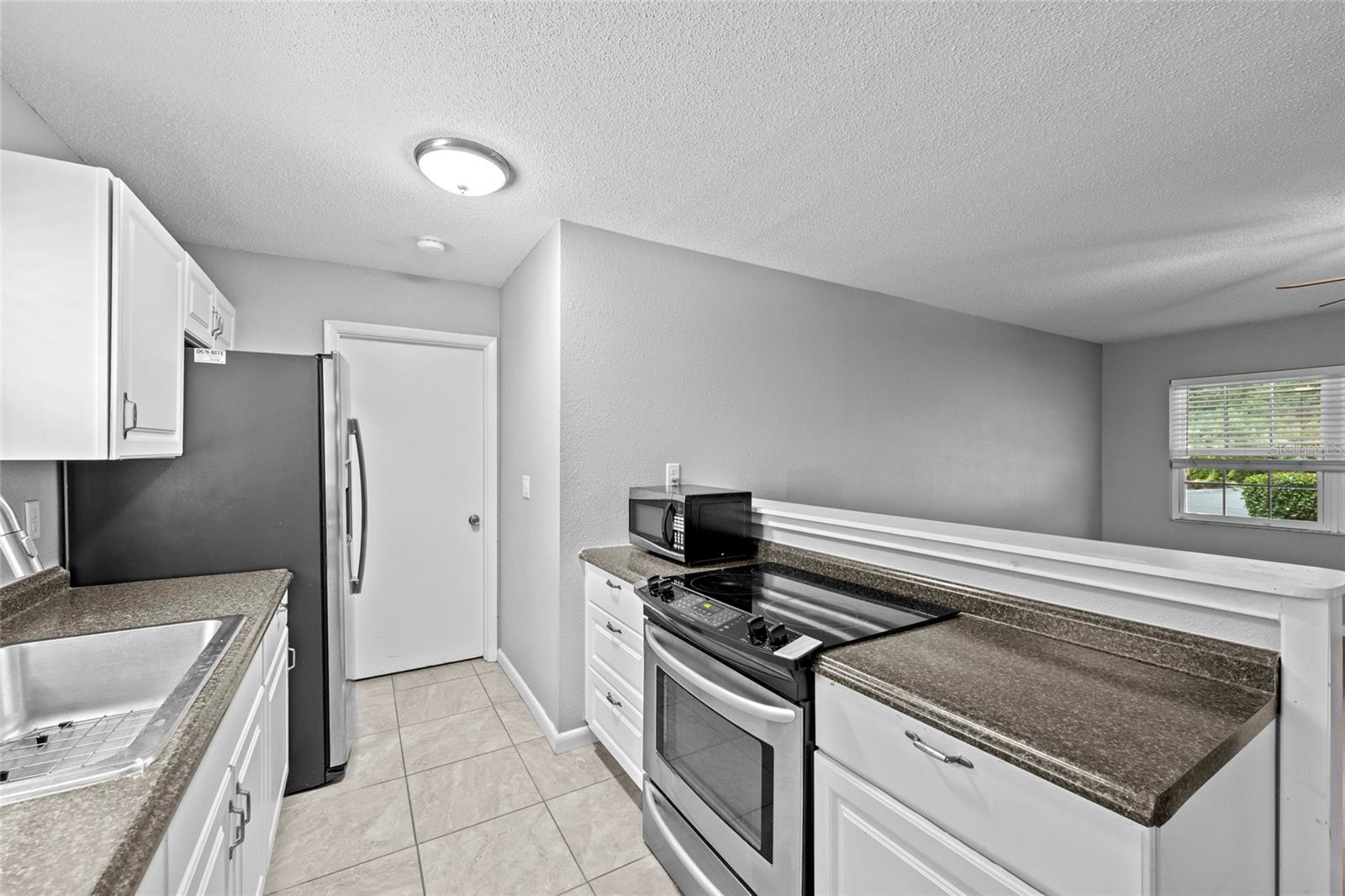 3909 Coleridge Pl Property Photo 8