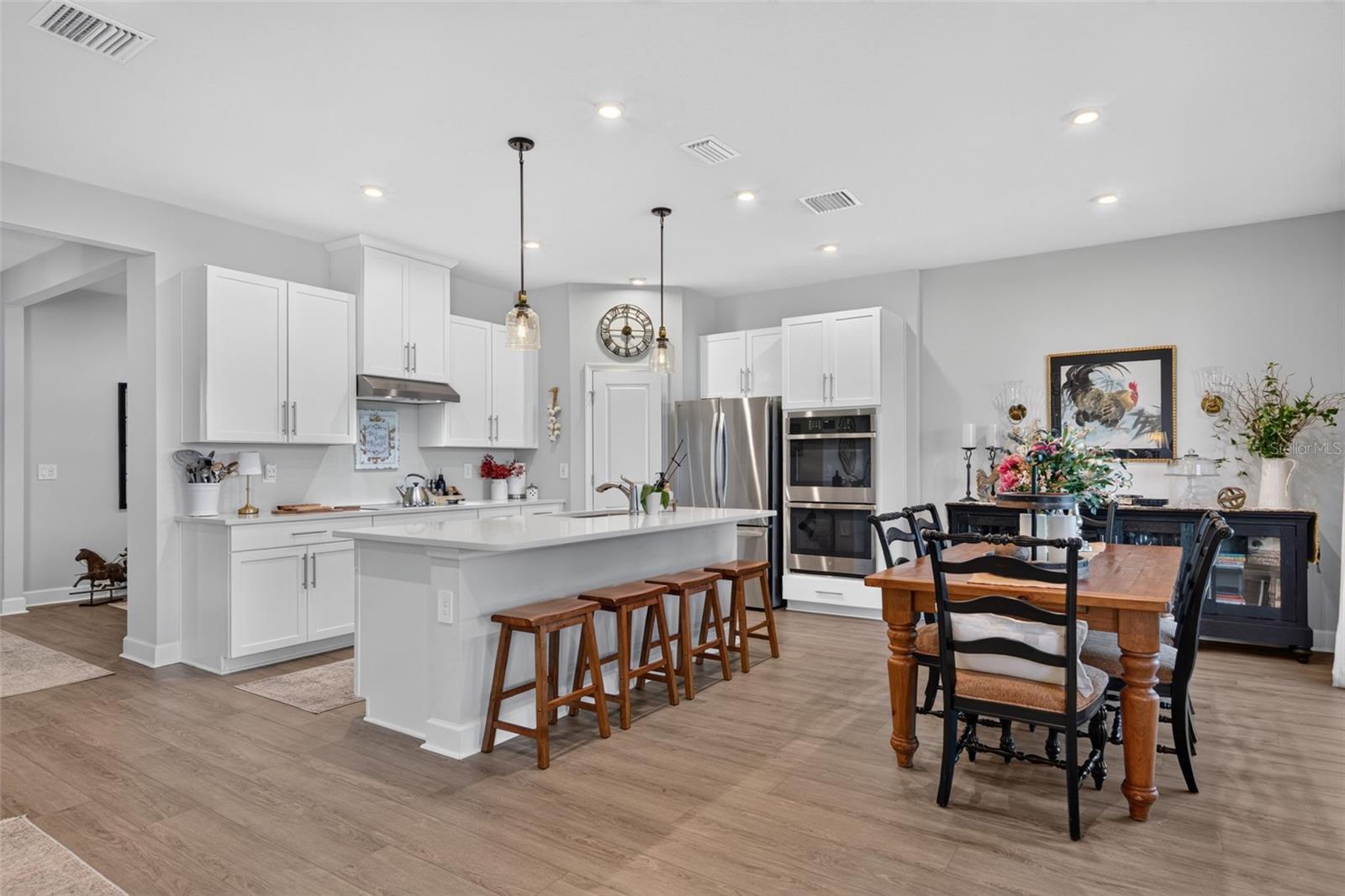14076 Crimson Ave Property Photo 3