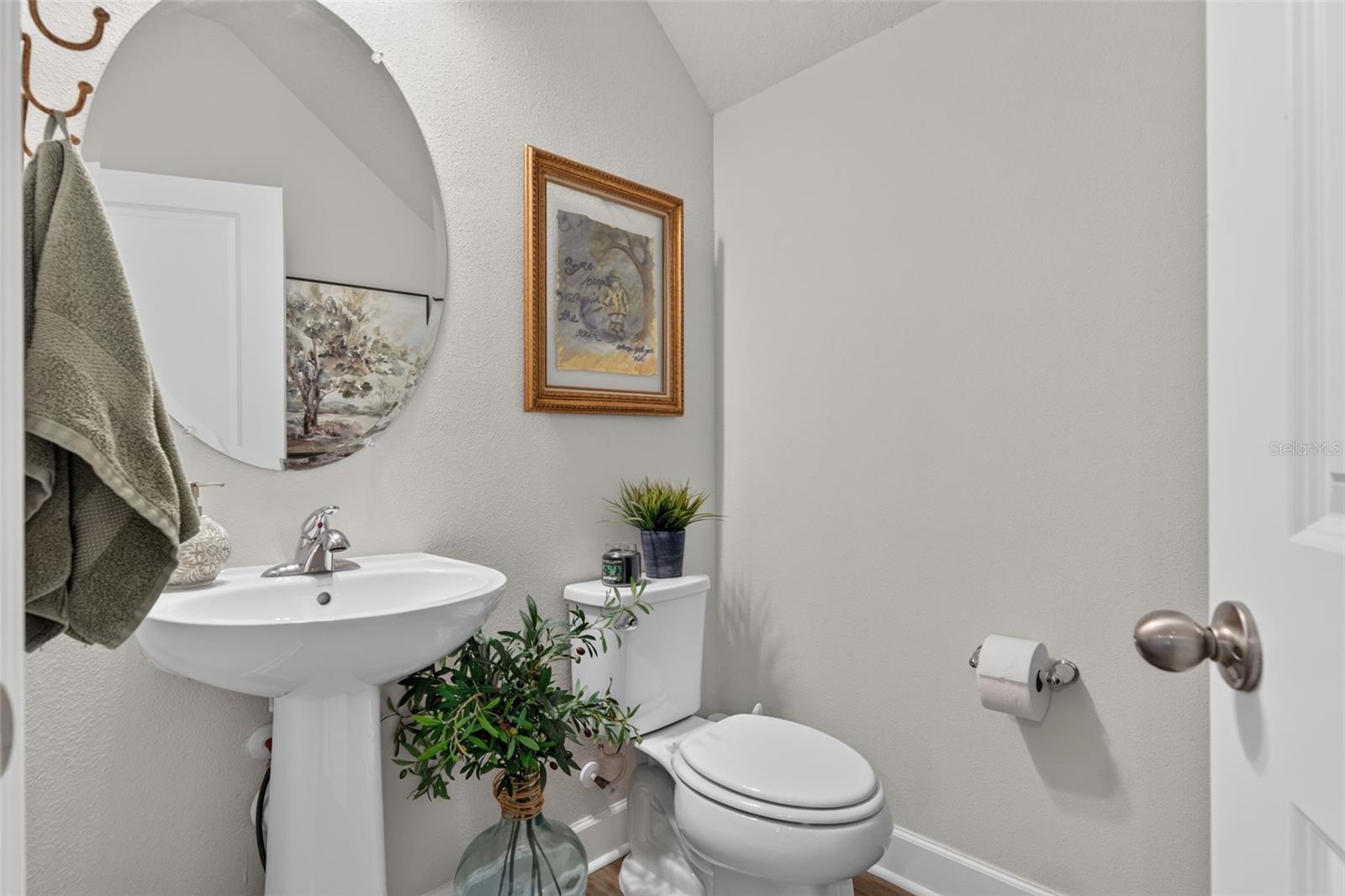 14076 Crimson Ave Property Photo 11