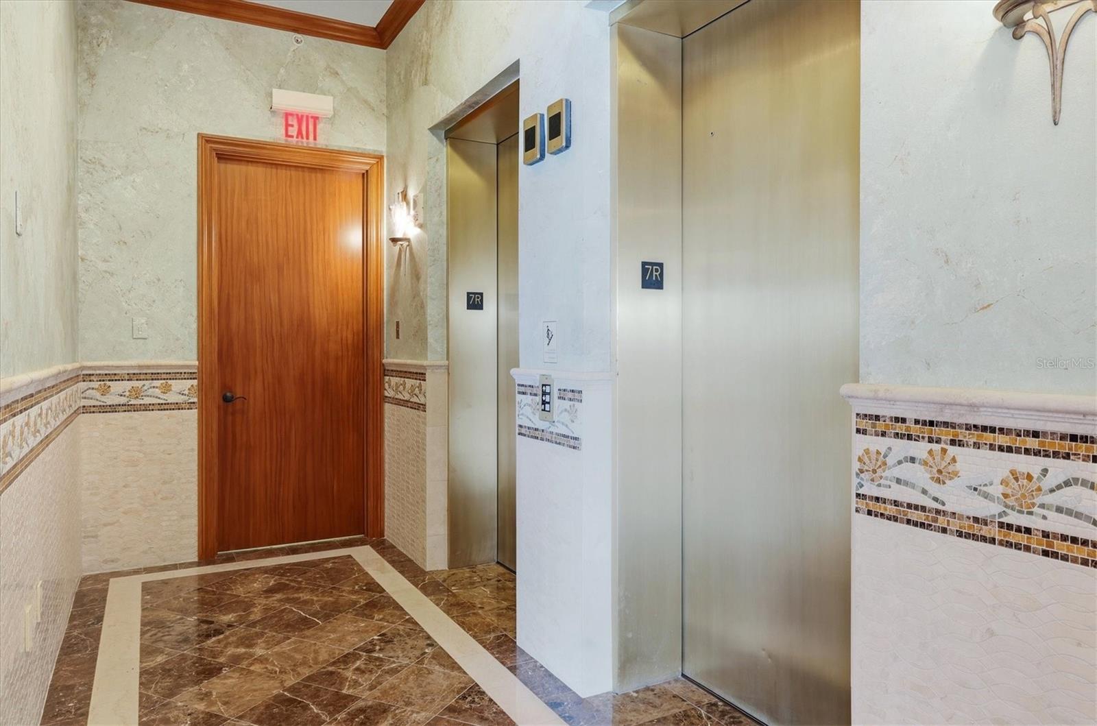 420 Golden Gate Pt #700 Property Photo 6