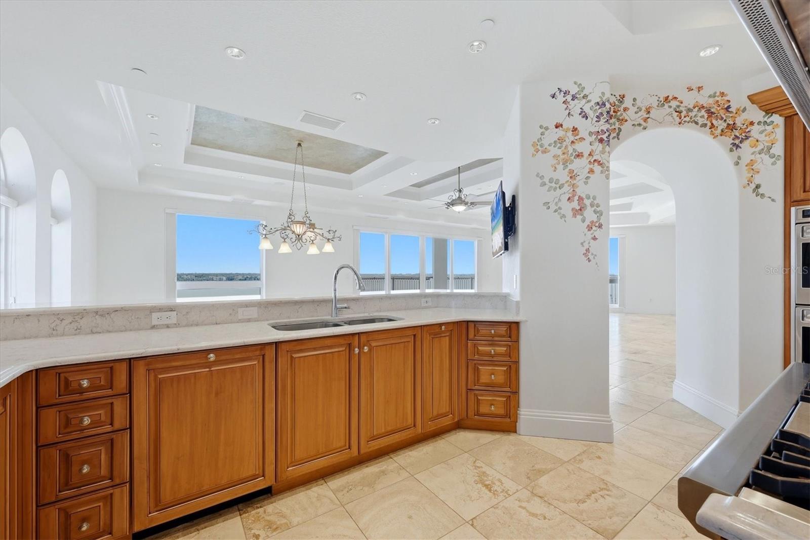 420 Golden Gate Pt #700 Property Photo 10