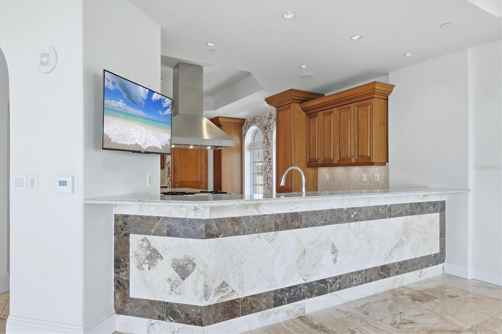 420 Golden Gate Pt #700 Property Photo 11