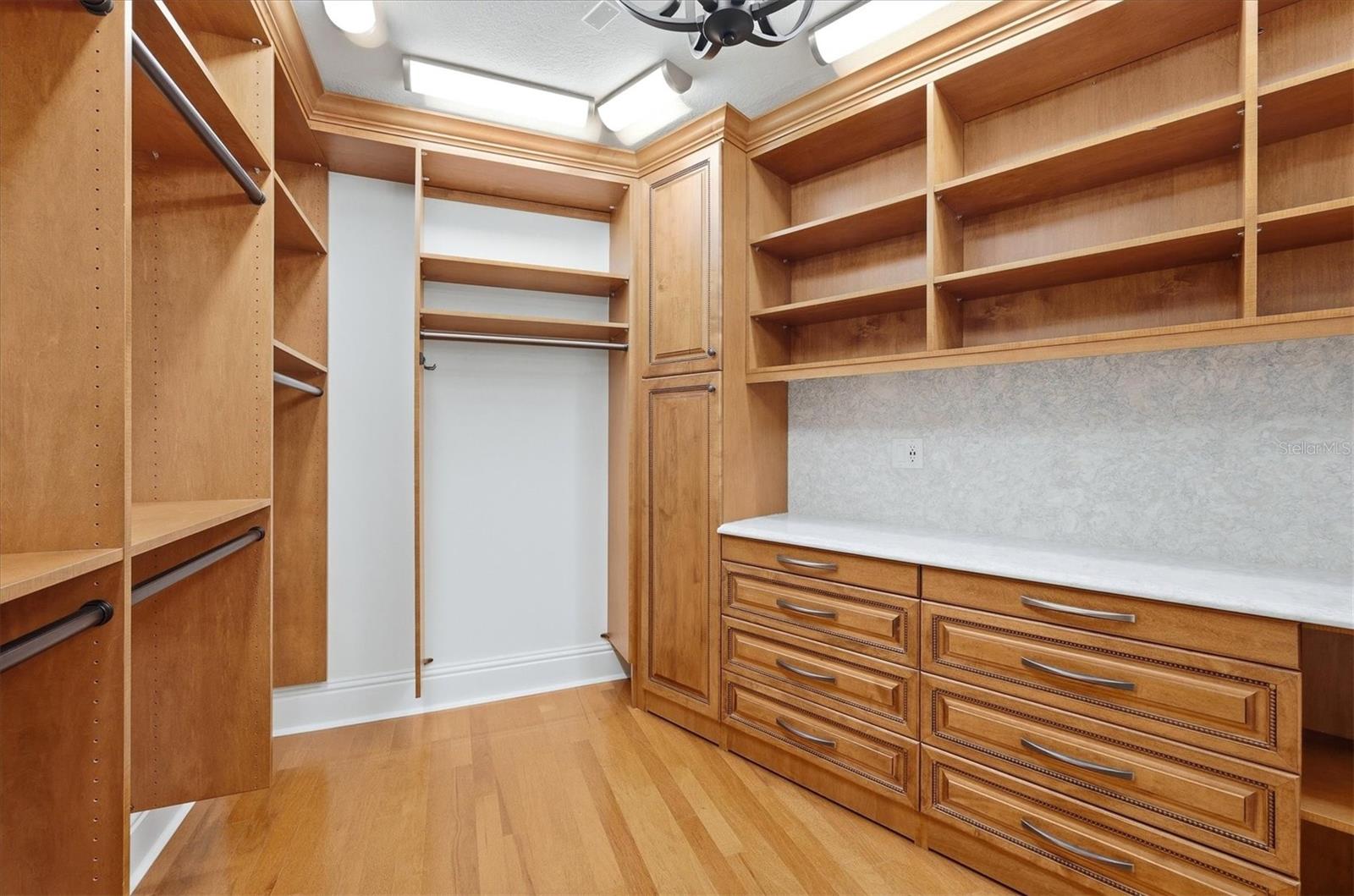 420 Golden Gate Pt #700 Property Photo 41