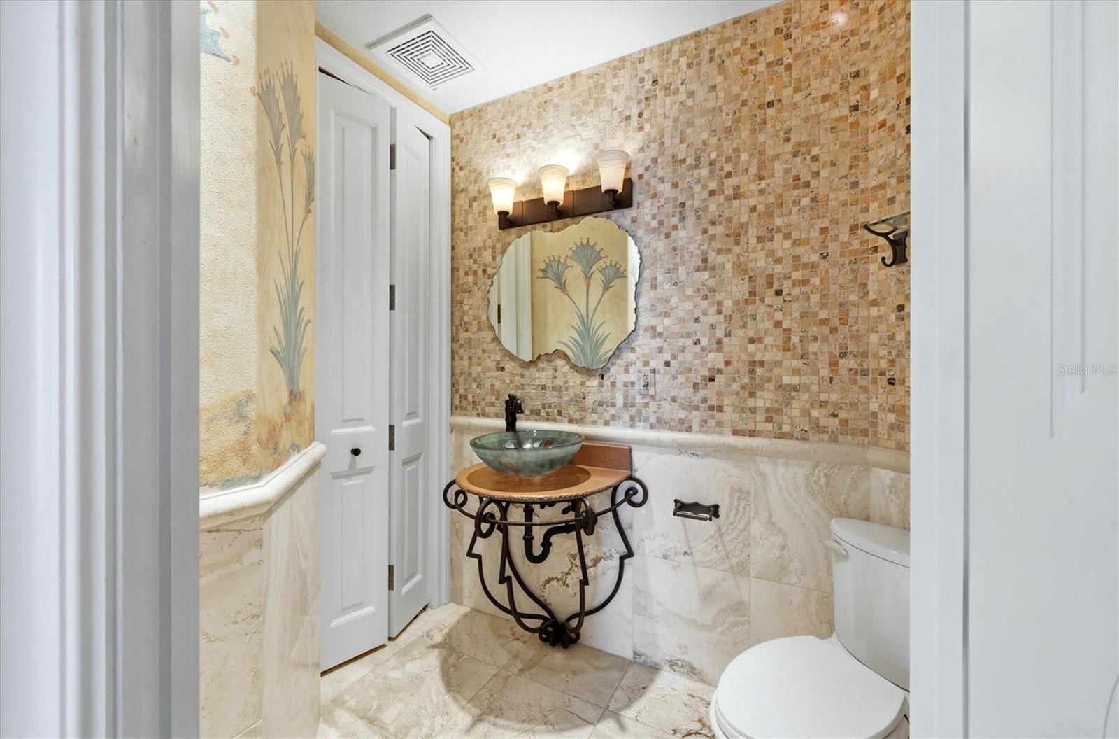 420 Golden Gate Pt #700 Property Photo 45
