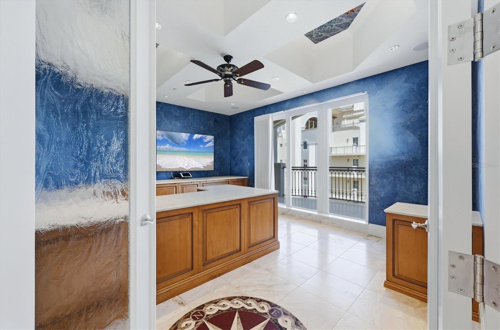 420 Golden Gate Pt #700 Property Photo 46
