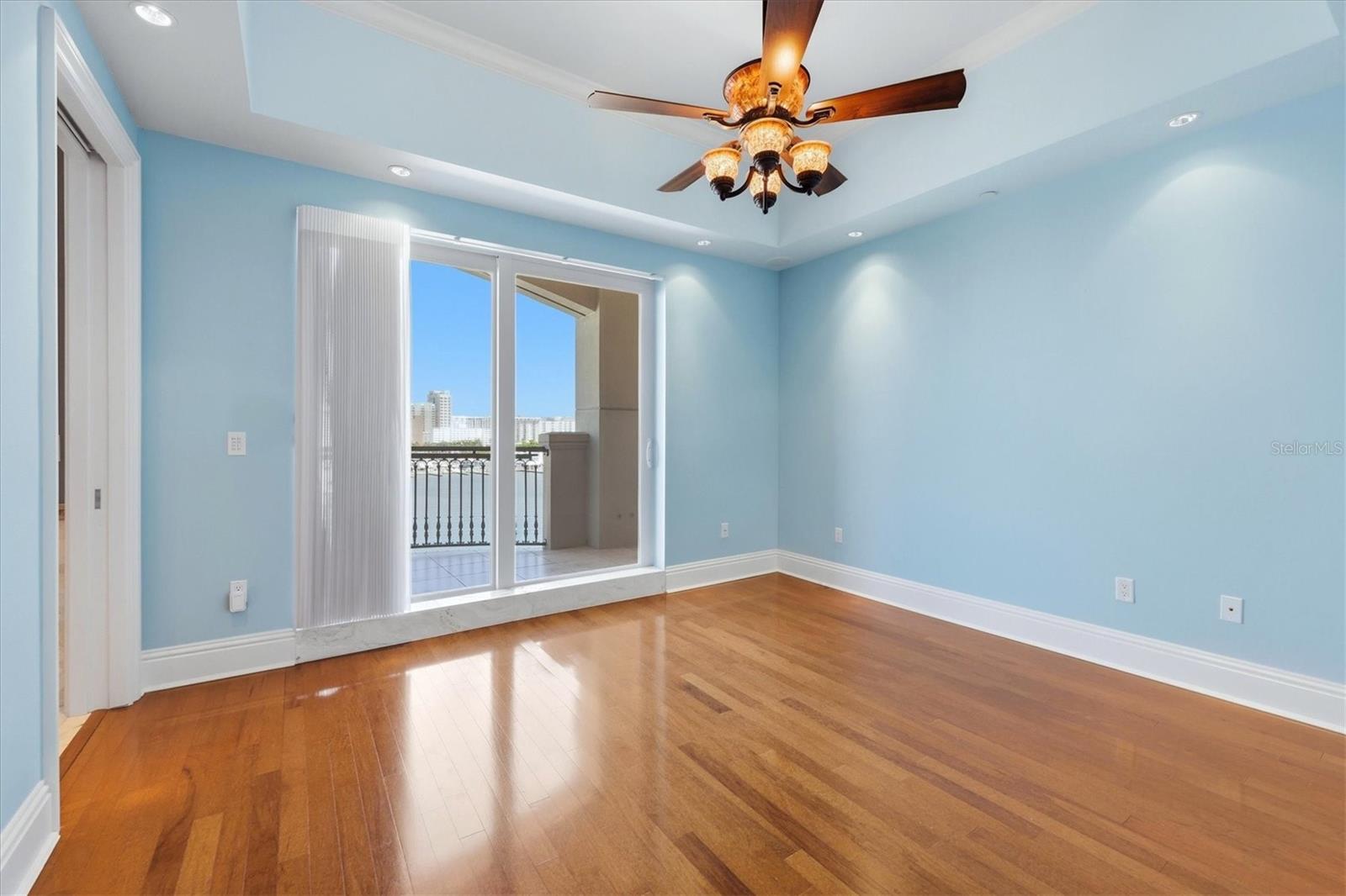 420 Golden Gate Pt #700 Property Photo 51