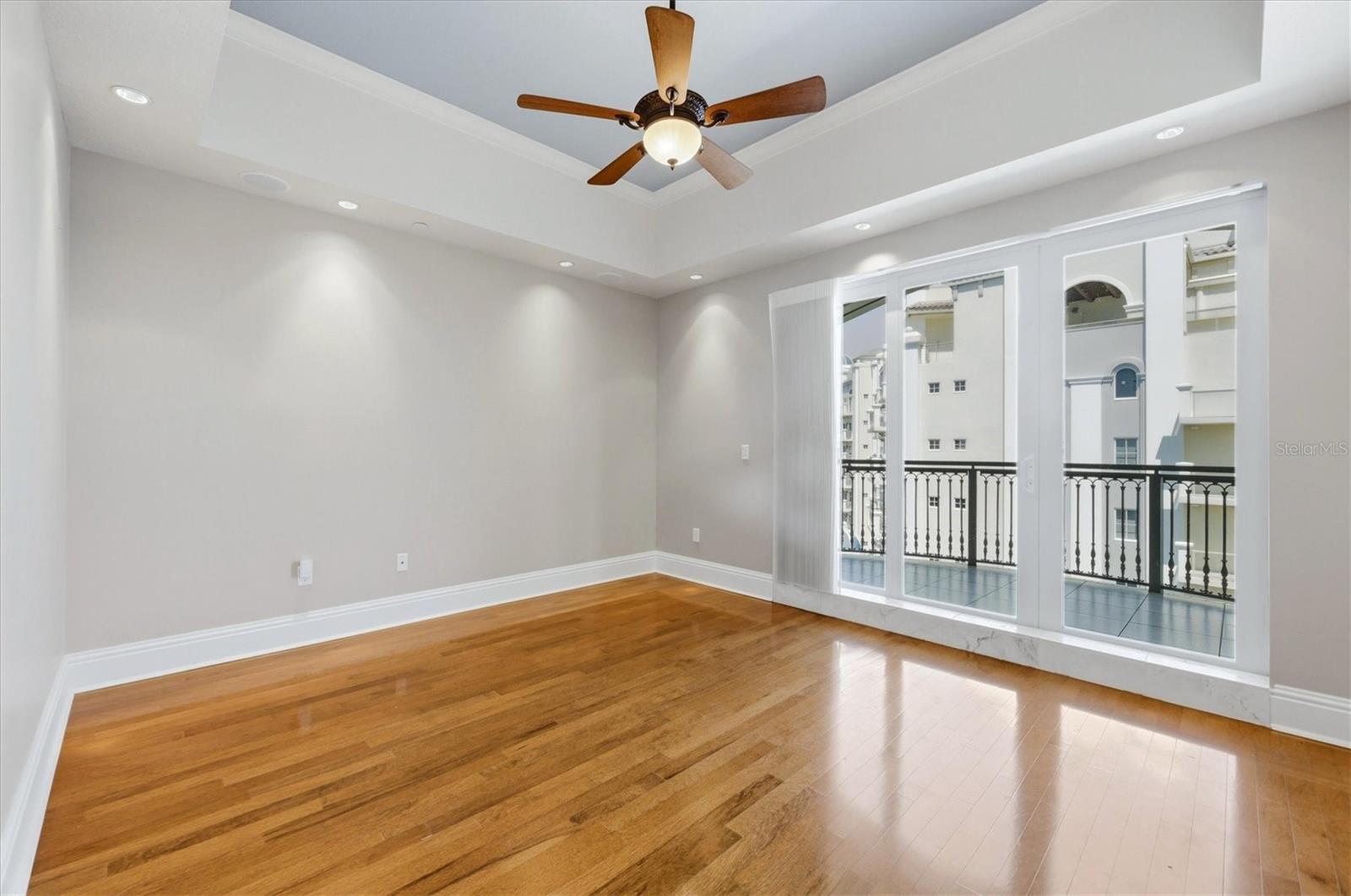 420 Golden Gate Pt #700 Property Photo 54