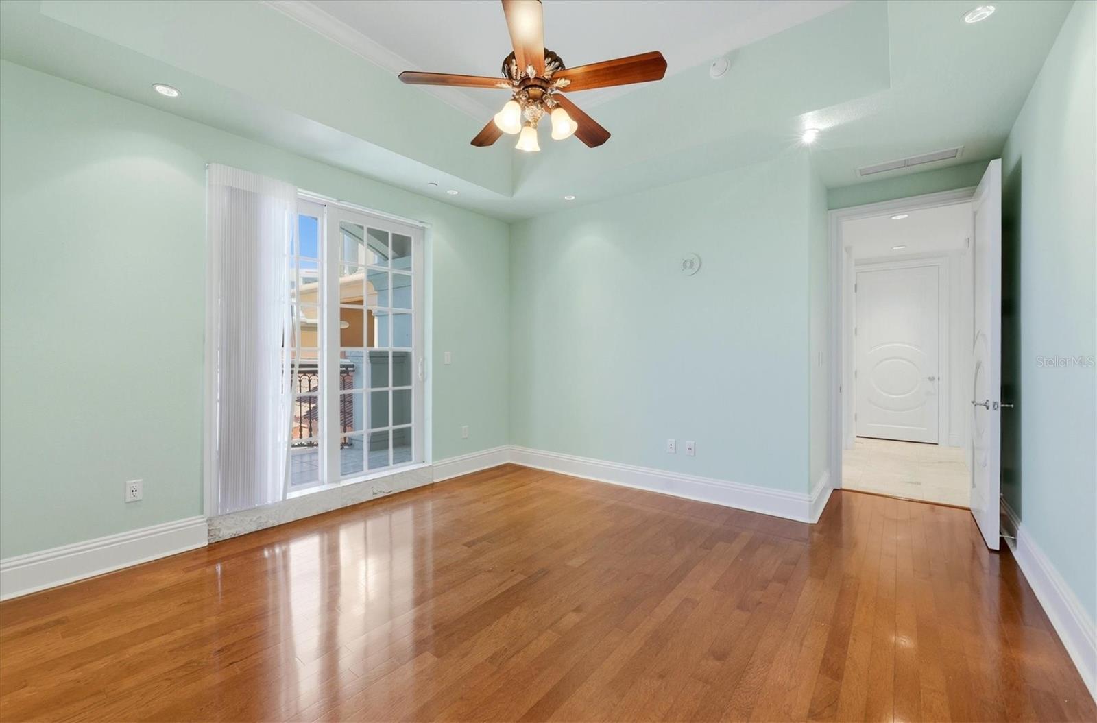 420 Golden Gate Pt #700 Property Photo 57