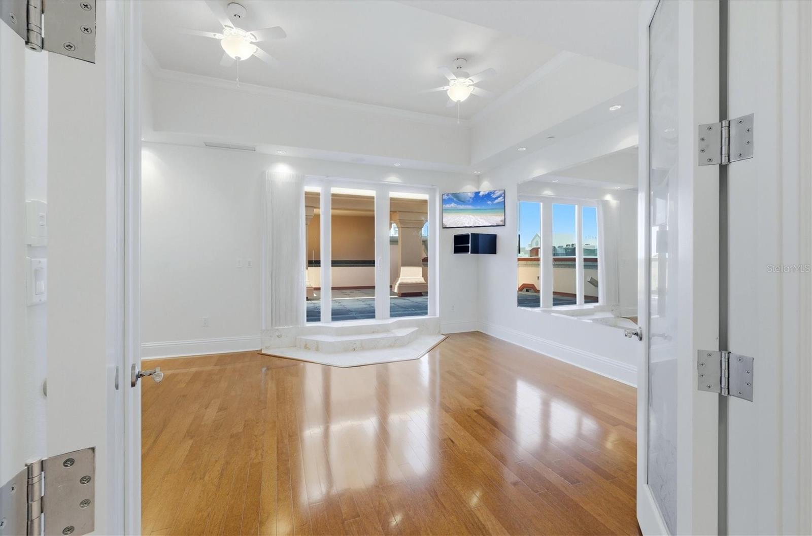 420 Golden Gate Pt #700 Property Photo 60