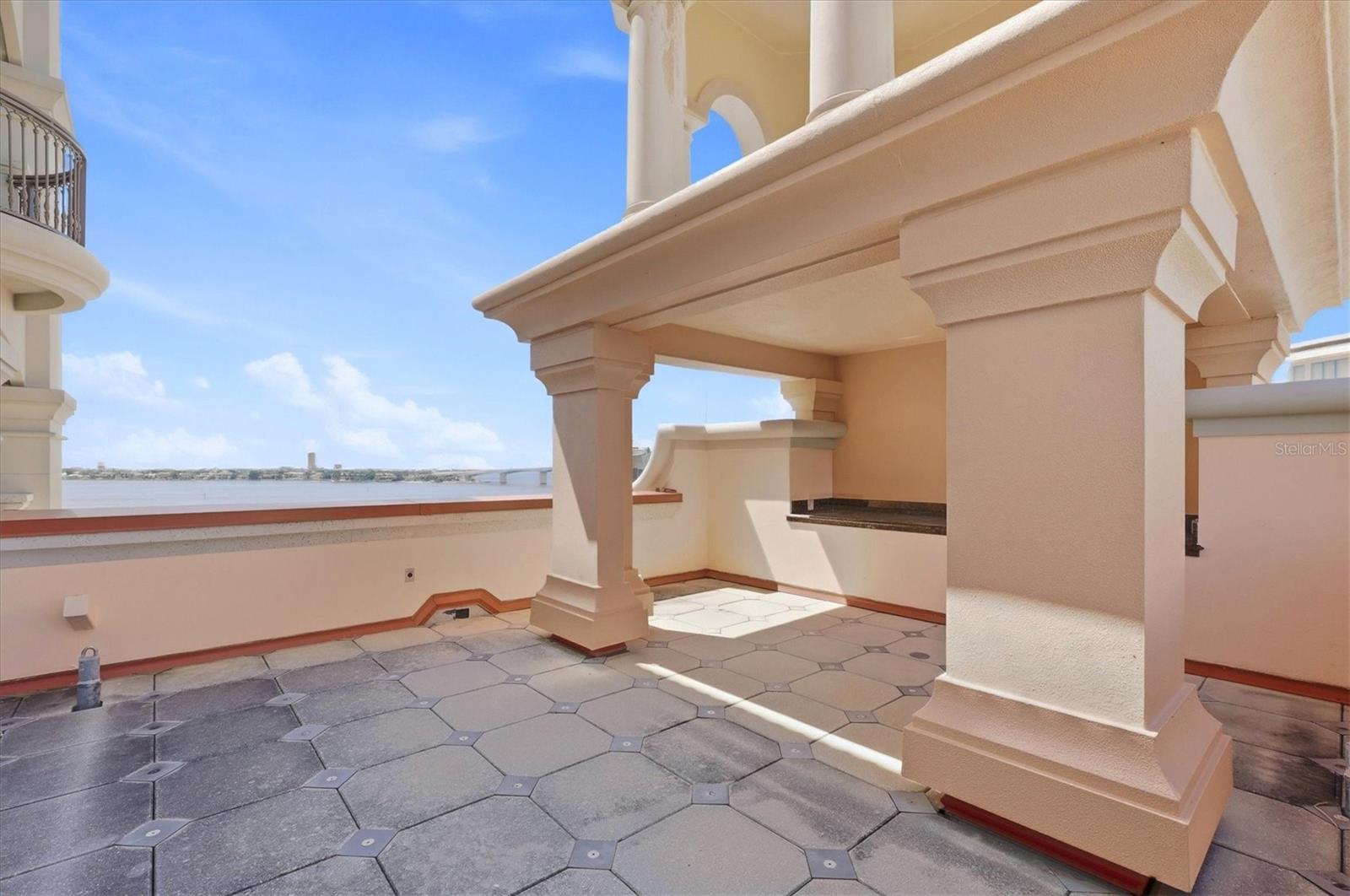 420 Golden Gate Pt #700 Property Photo 63