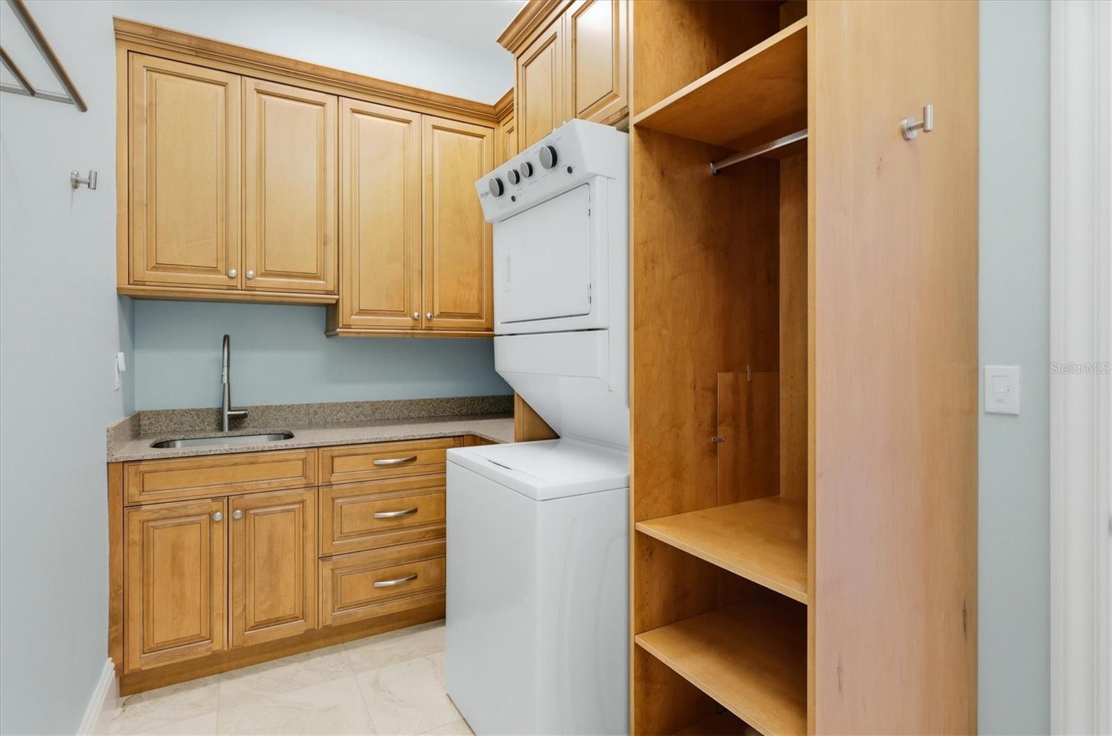 420 Golden Gate Pt #700 Property Photo 65