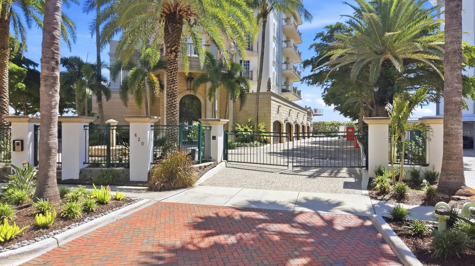 420 Golden Gate Pt #700 Property Photo 74