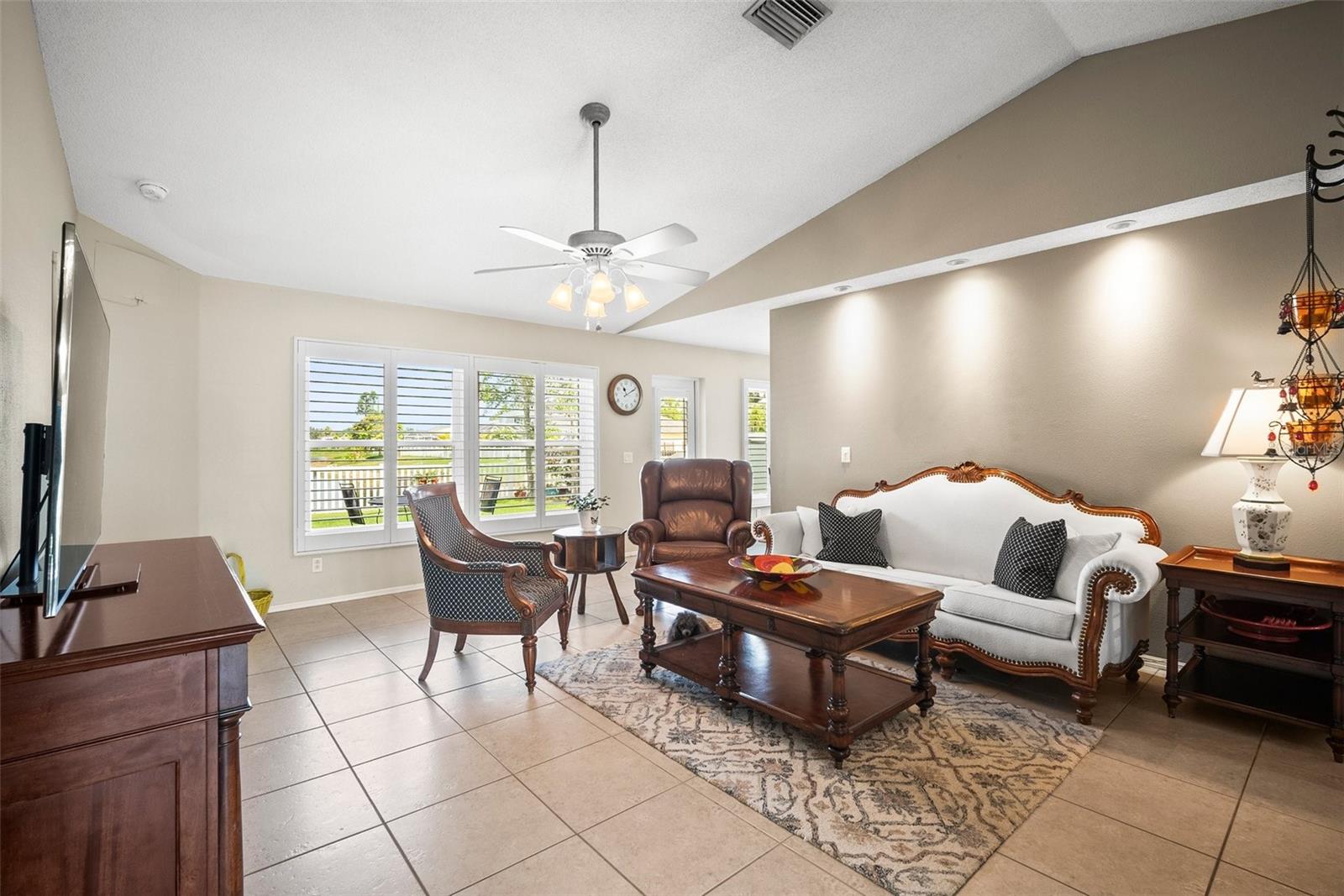 4194 Banbury Cir Property Photo 15
