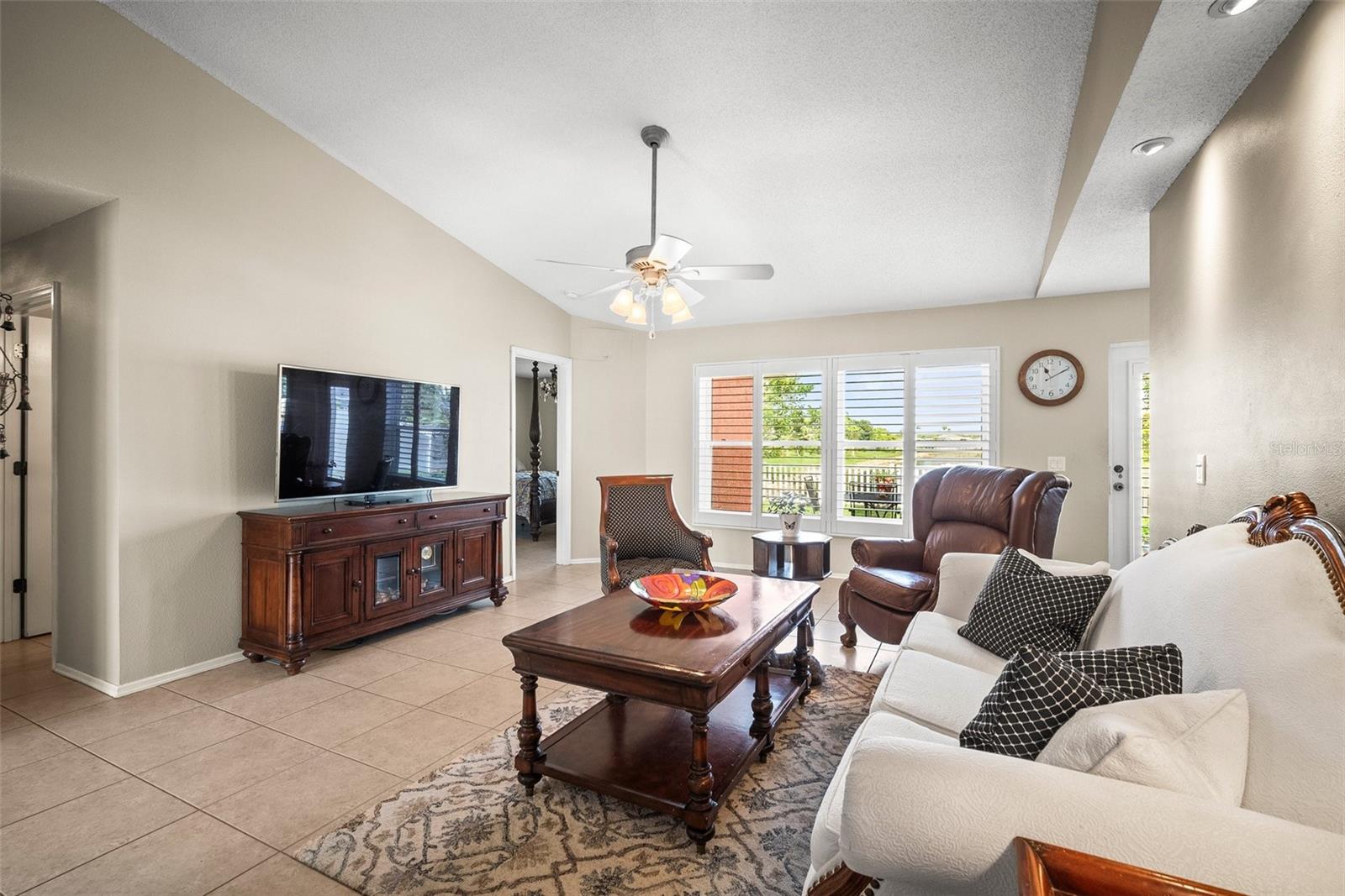4194 Banbury Cir Property Photo 16