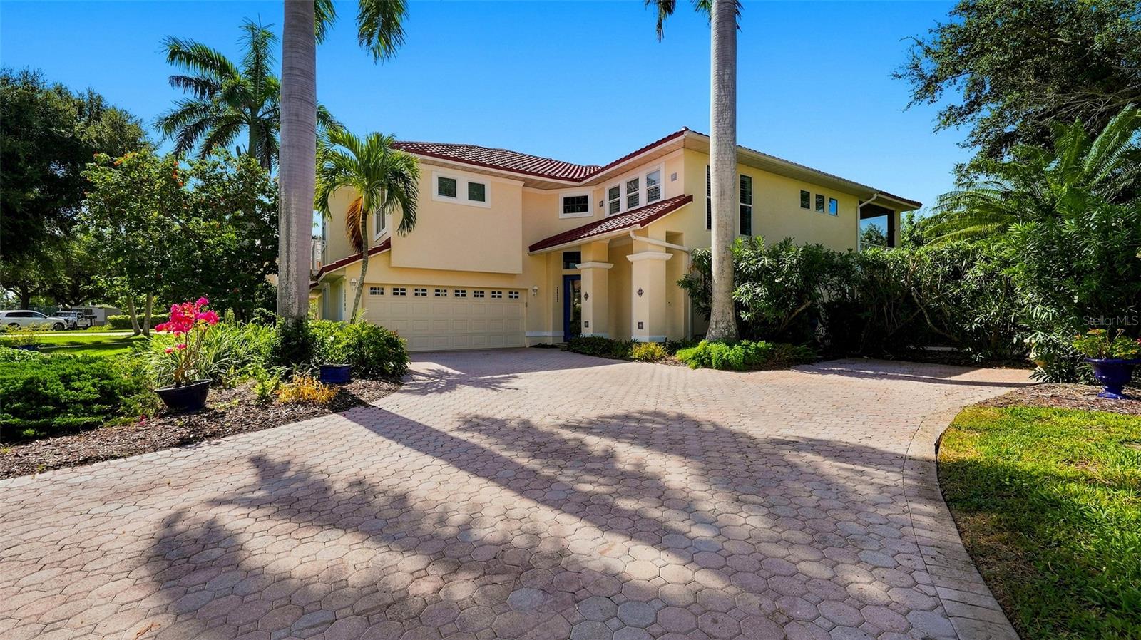 12402 Harbour Landings Dr Property Photo 3