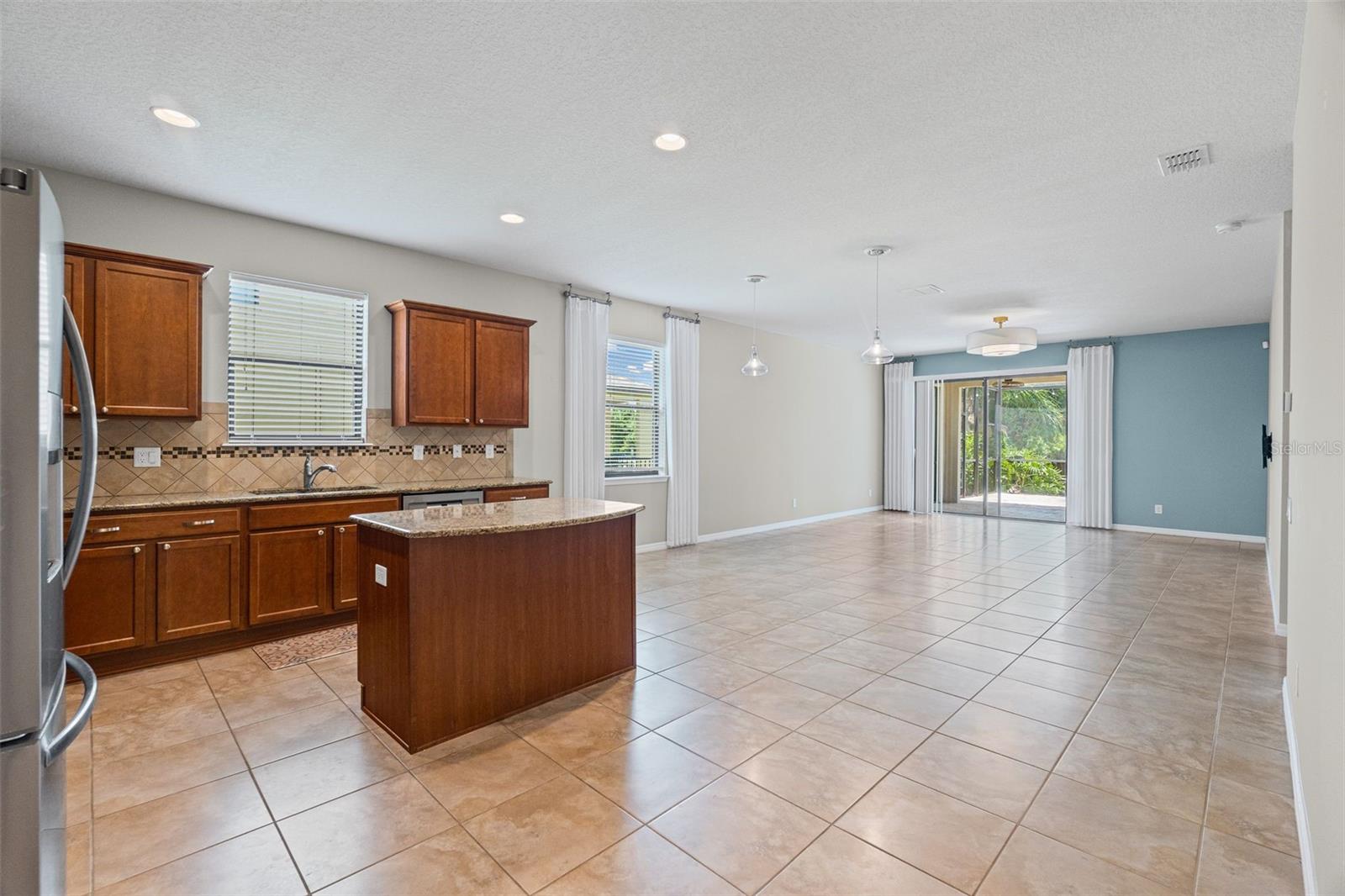 5524 107th Ter E Property Photo 6