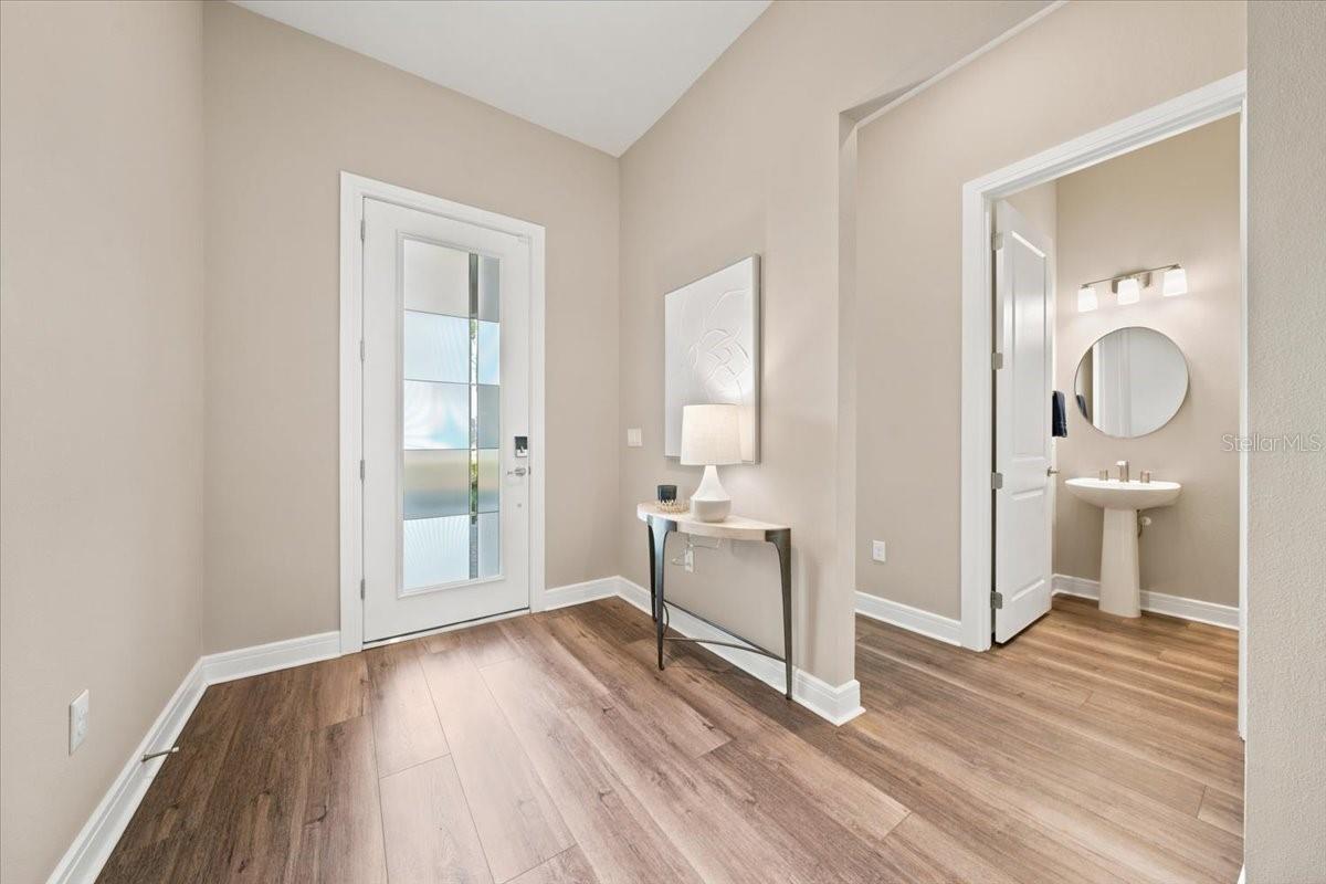 10708 Saratoga Pl Property Photo 5