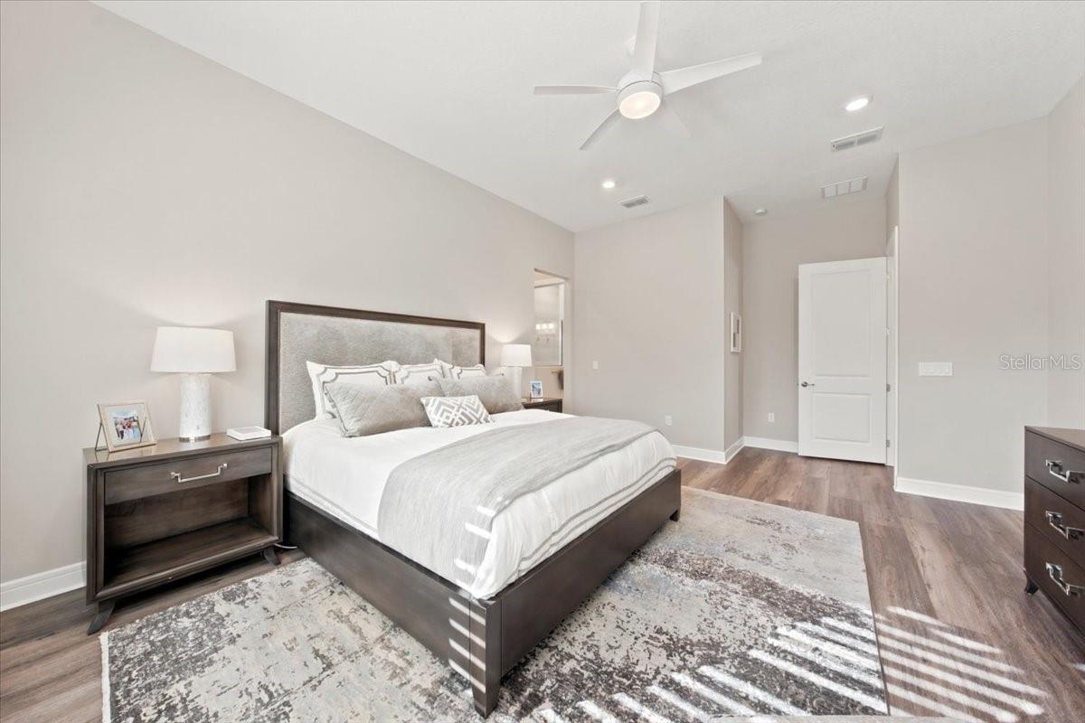 10708 Saratoga Pl Property Photo 33