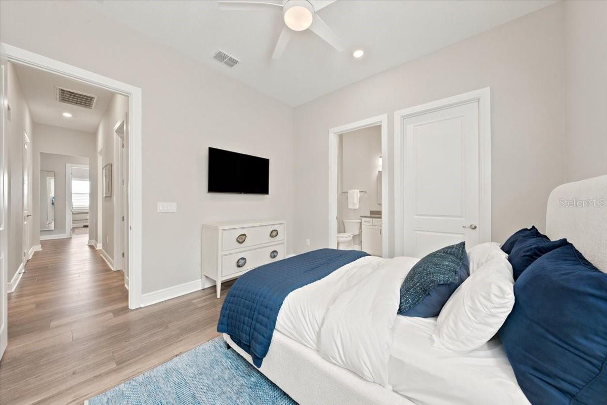 10708 Saratoga Pl Property Photo 42