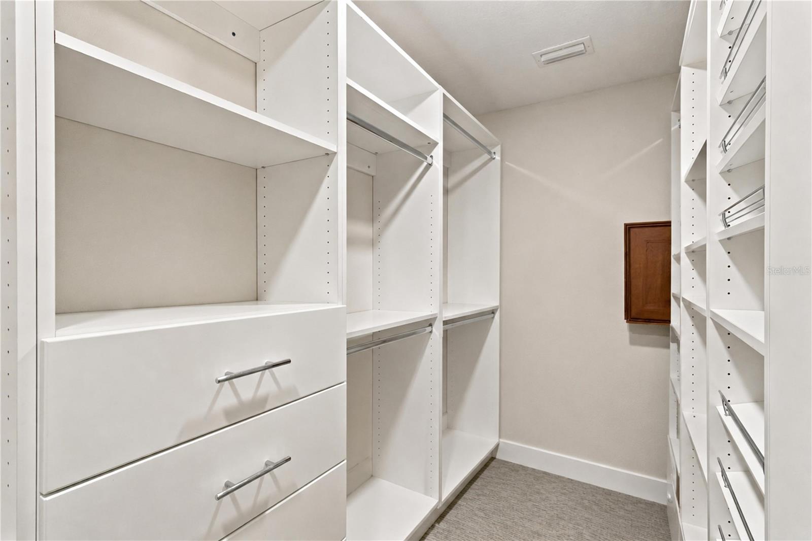 2410 Siesta Dr Property Photo 21