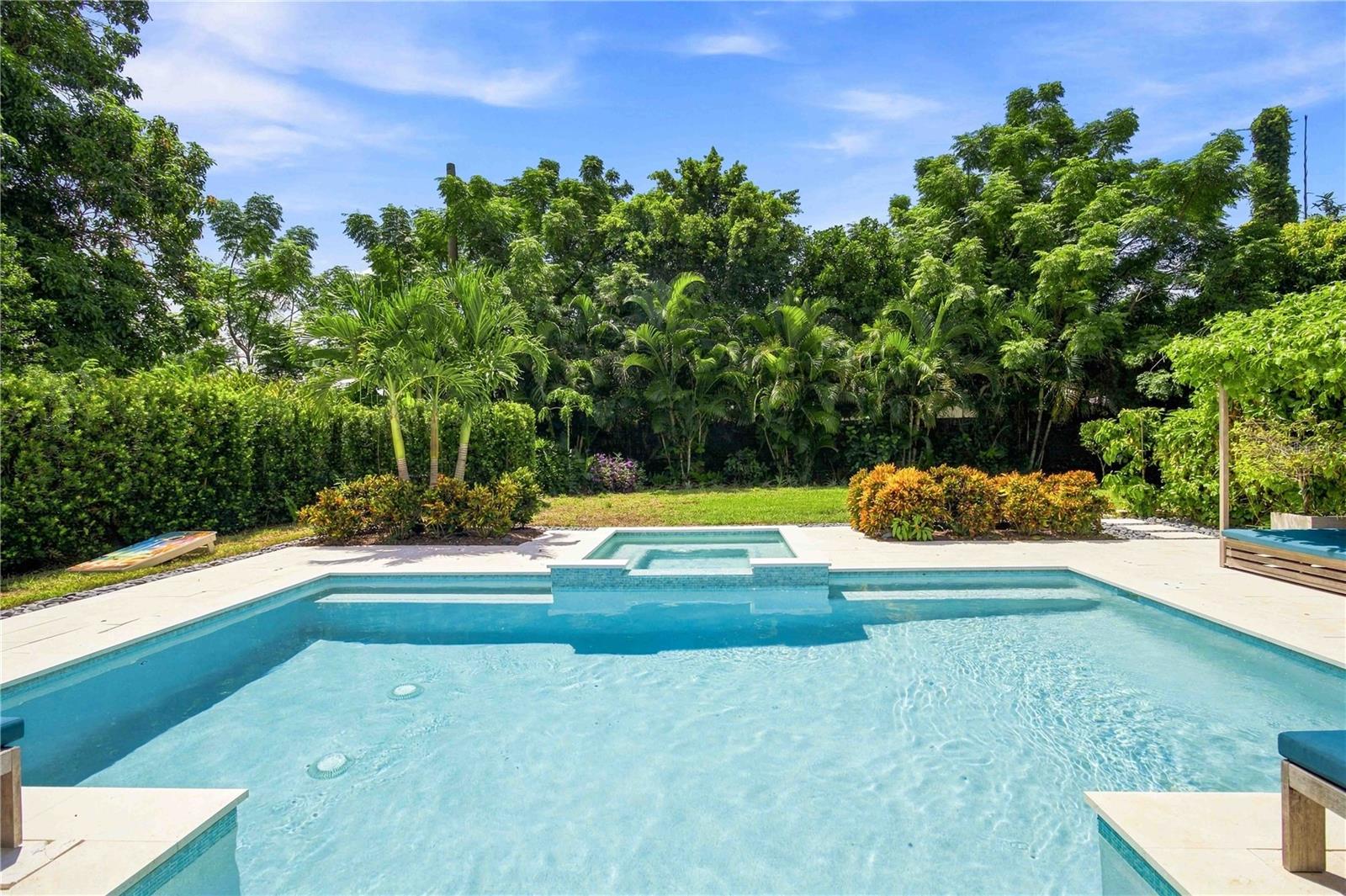 2410 Siesta Dr Property Photo 33