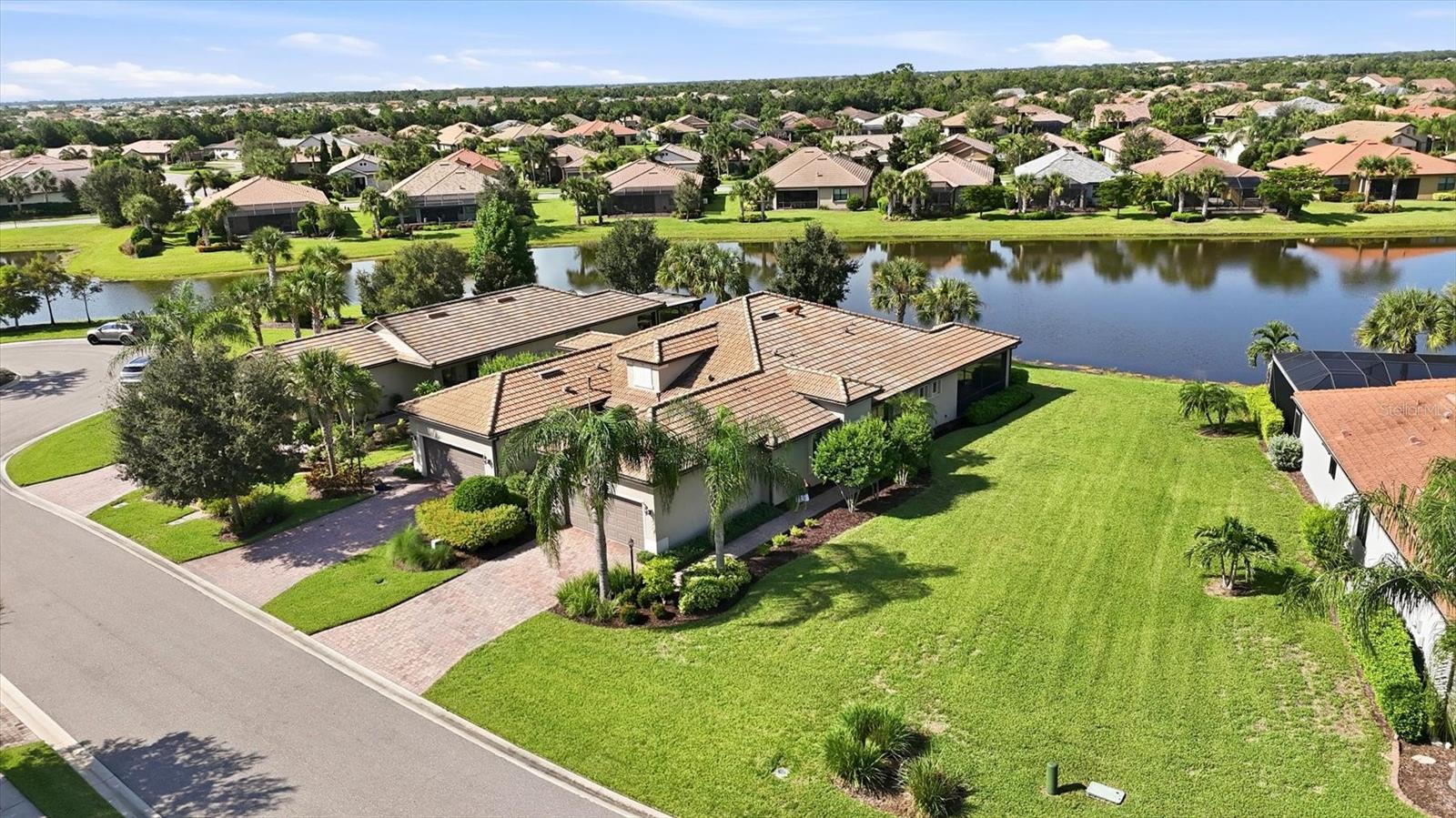 17128 Kenton Ter Property Photo 3