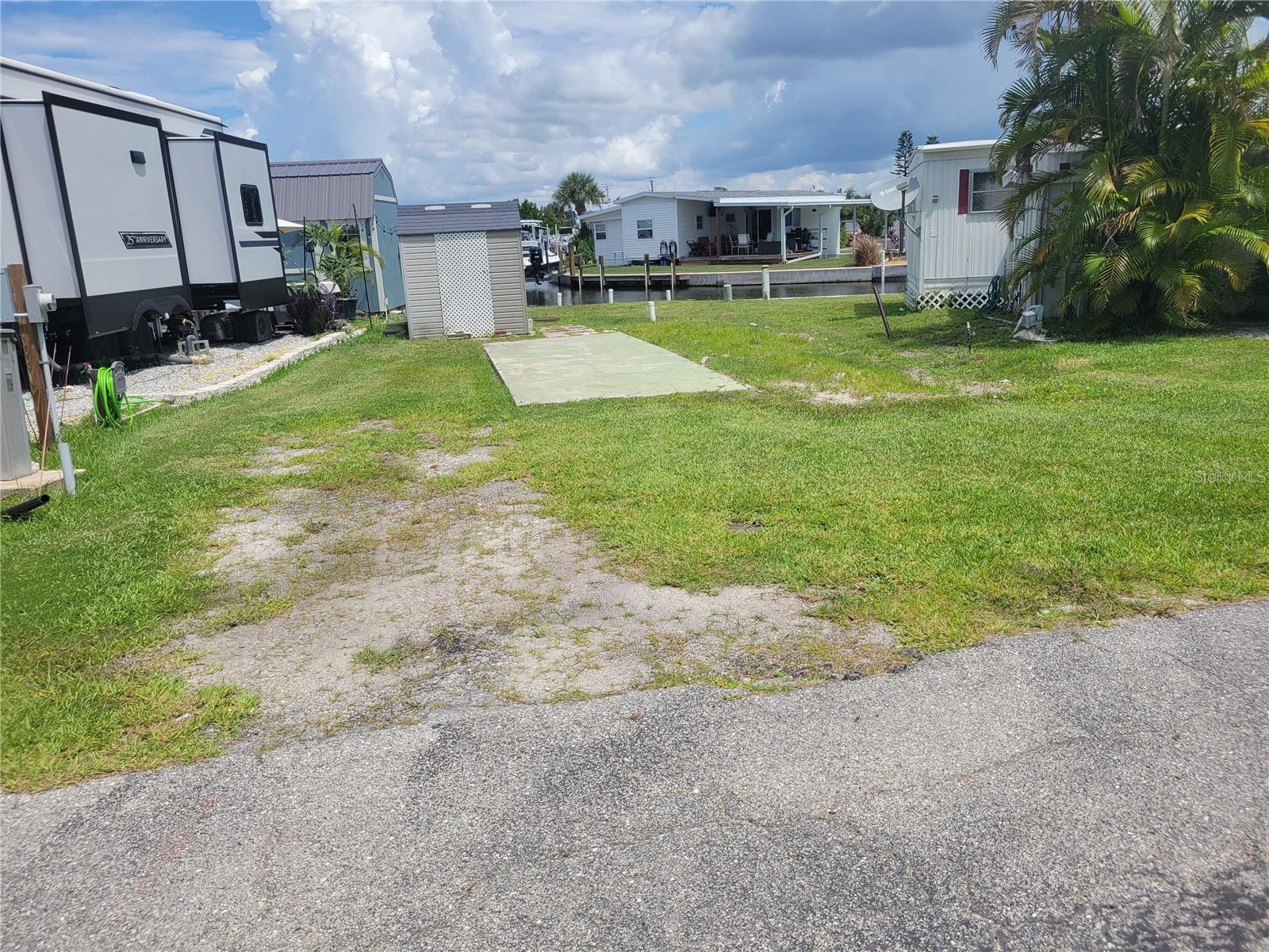 A4704042 Property Photo 1