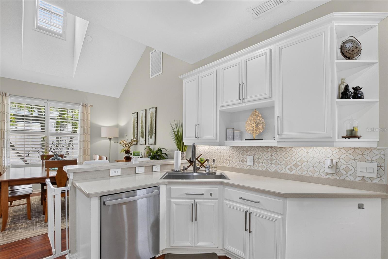 10807 Sierra Vista Pl Property Photo 11