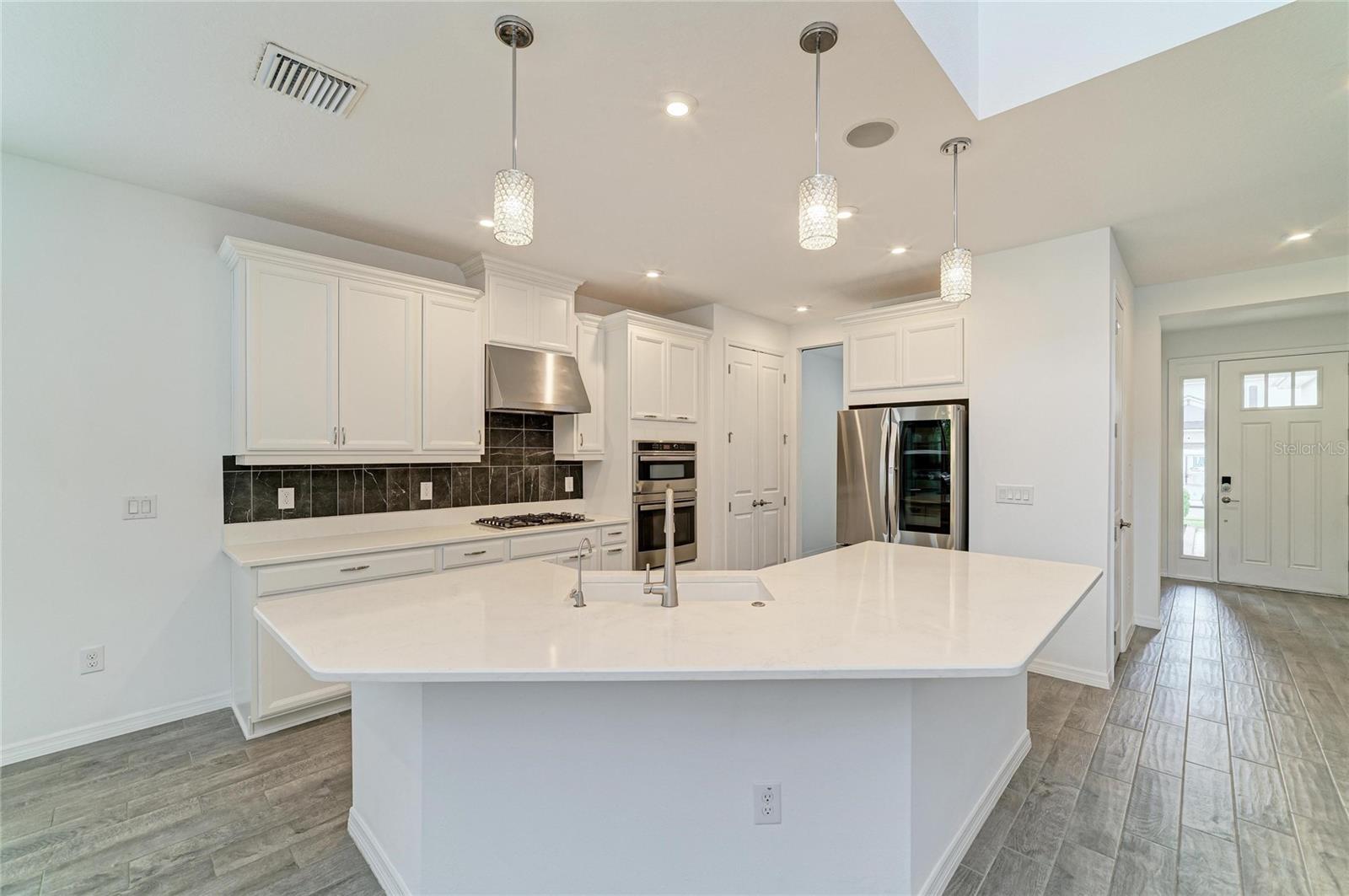 6332 Laurelcrest Gln Property Photo 18