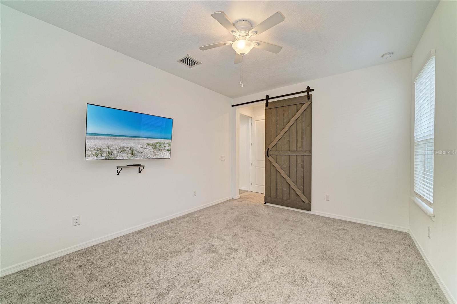 6332 Laurelcrest Gln Property Photo 28