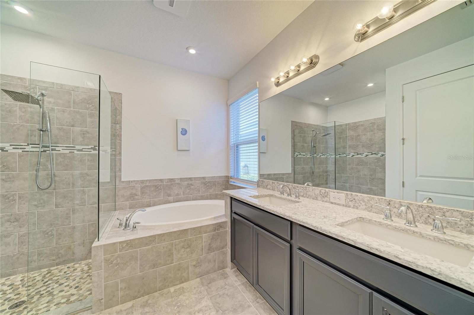 6332 Laurelcrest Gln Property Photo 29