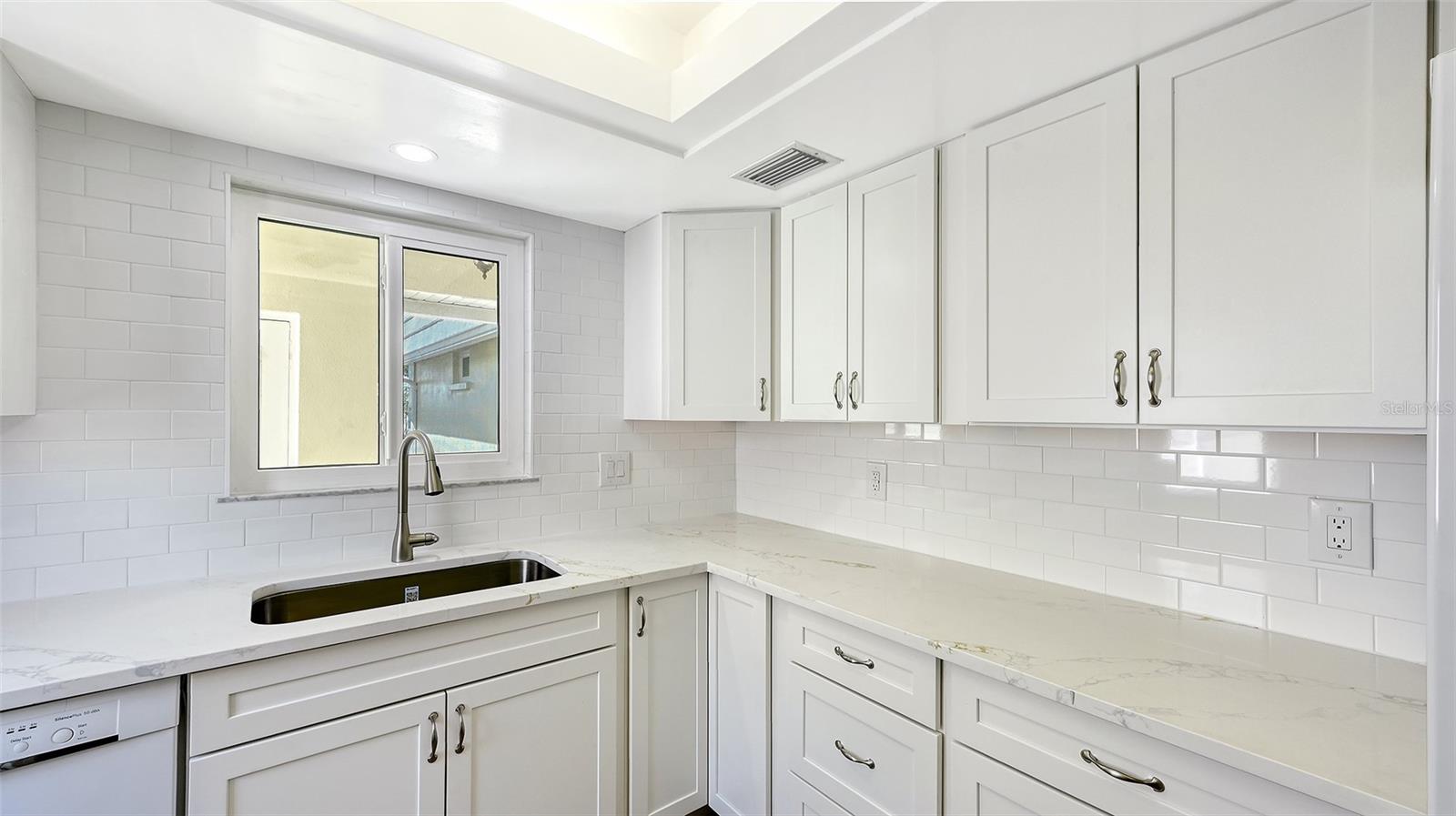 5911 Tidewood Ave #3 Property Photo 9