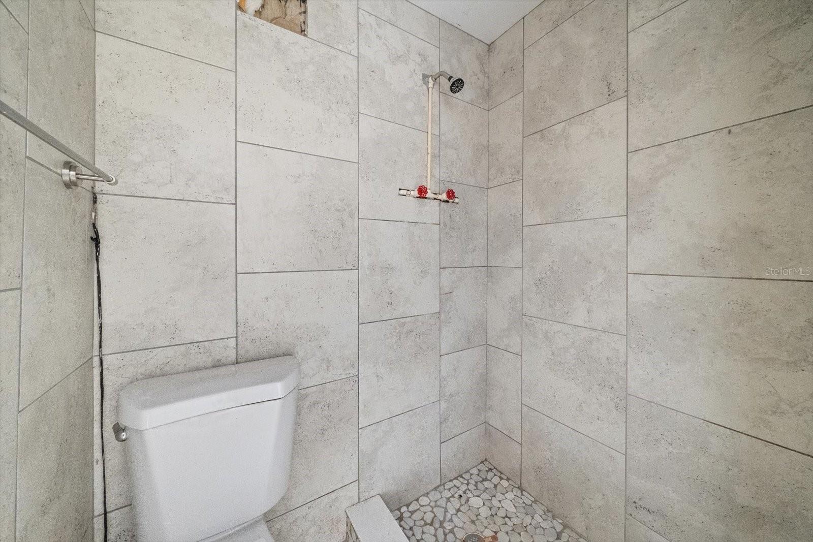 516 29th St E Property Photo 22