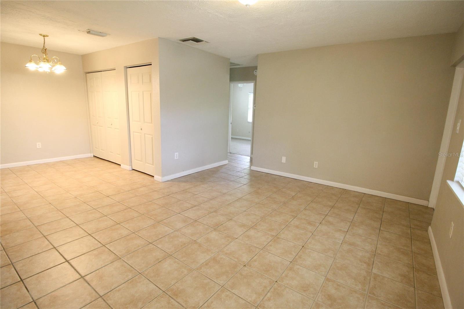 3331 Yorktown St Property Photo 4