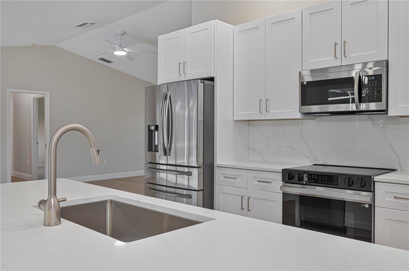 27334 Oruro Dr Property Photo 8