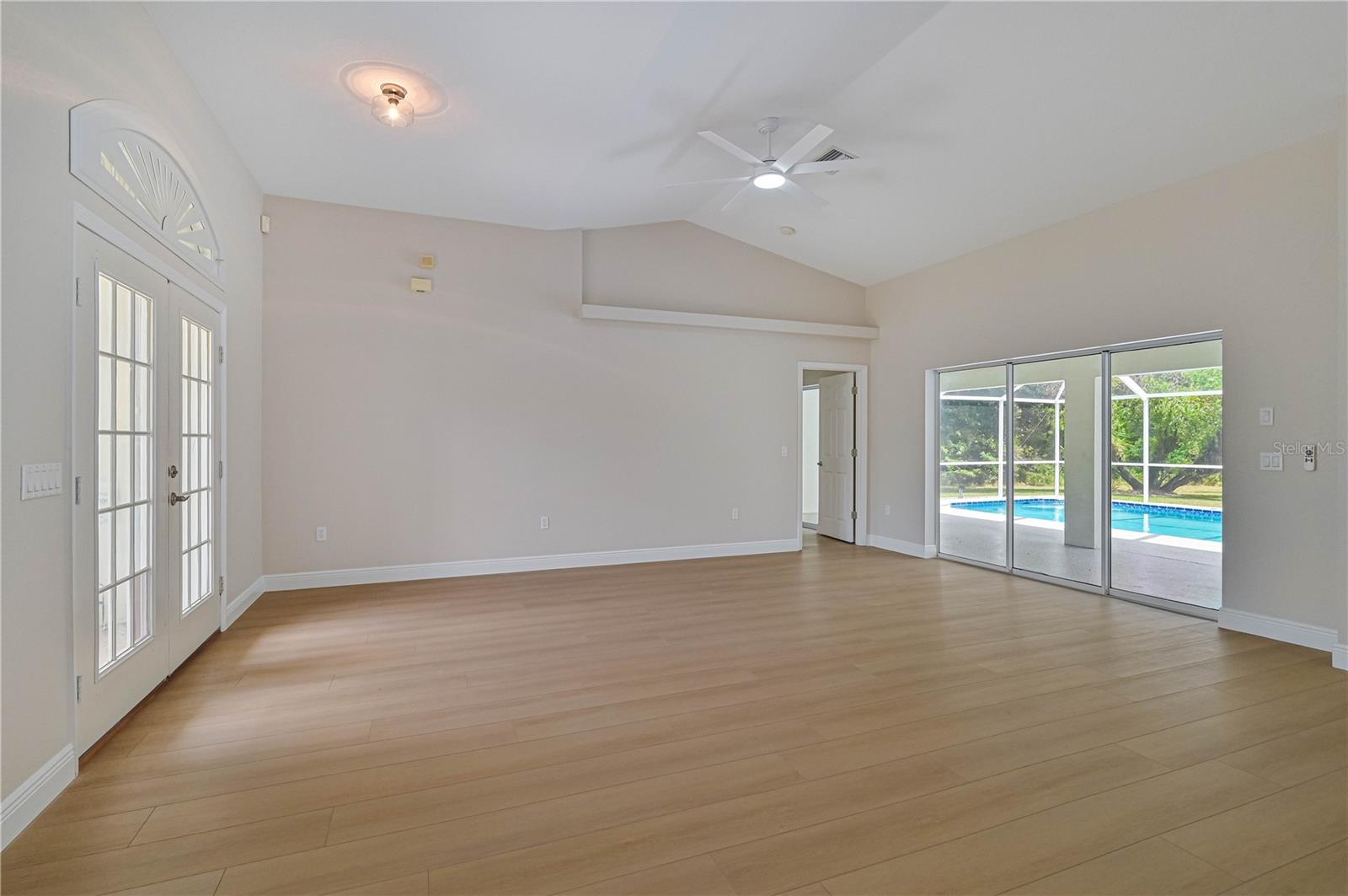 27334 Oruro Dr Property Photo 15