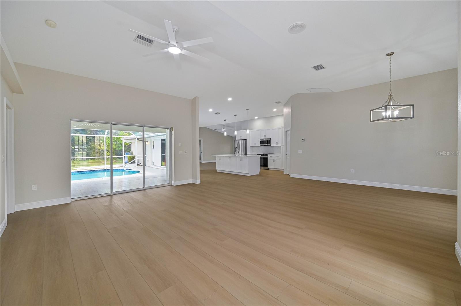 27334 Oruro Dr Property Photo 18