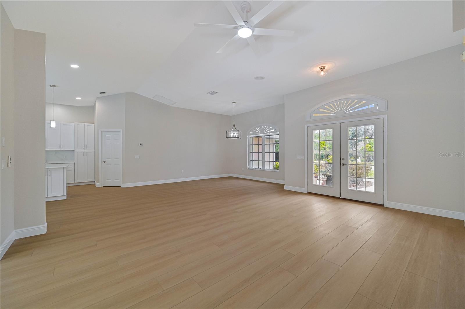 27334 Oruro Dr Property Photo 20